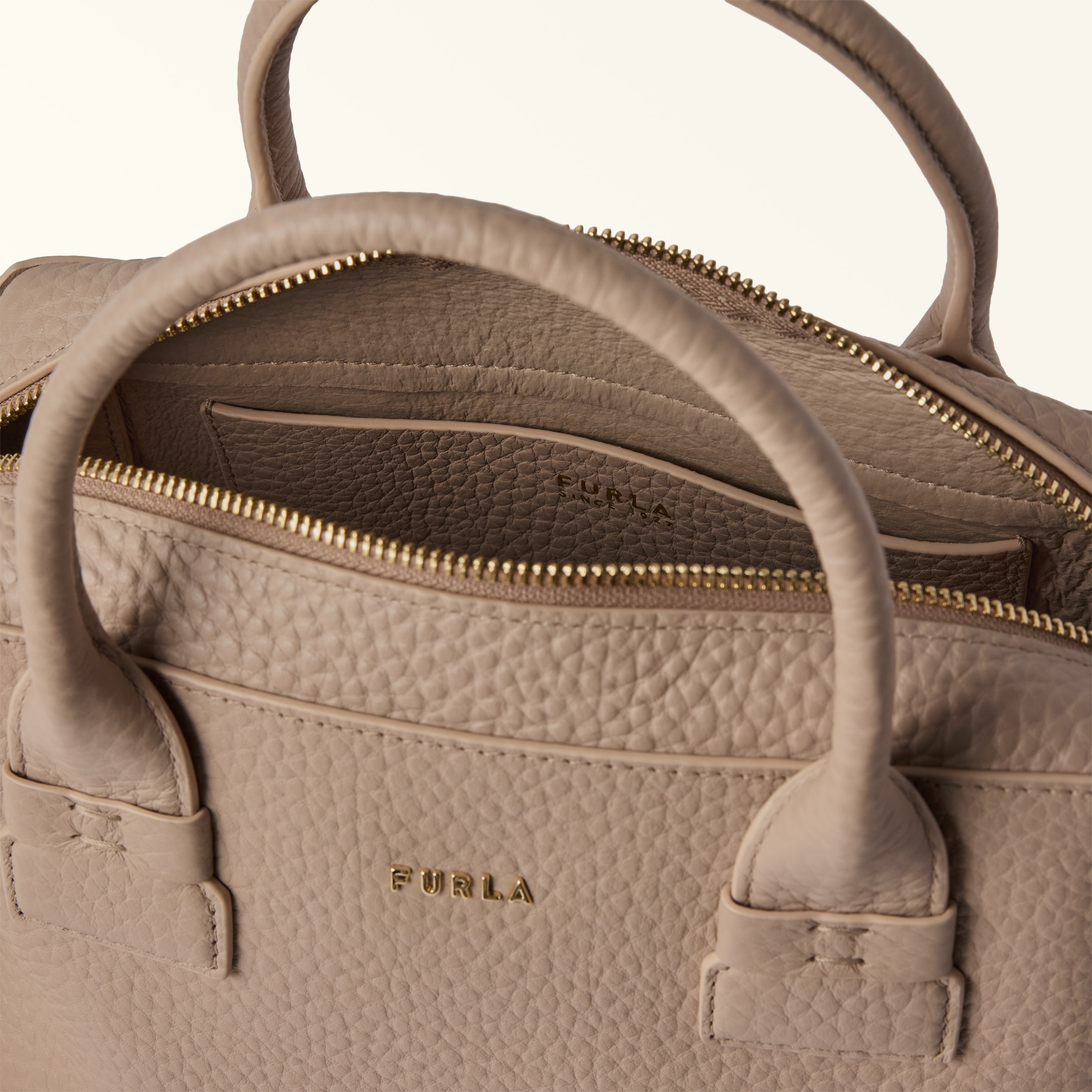 美品★ FURLA サッチェルバッグ  M 楽天市場】フルラ ピン サッチェルバッグ mの通販
