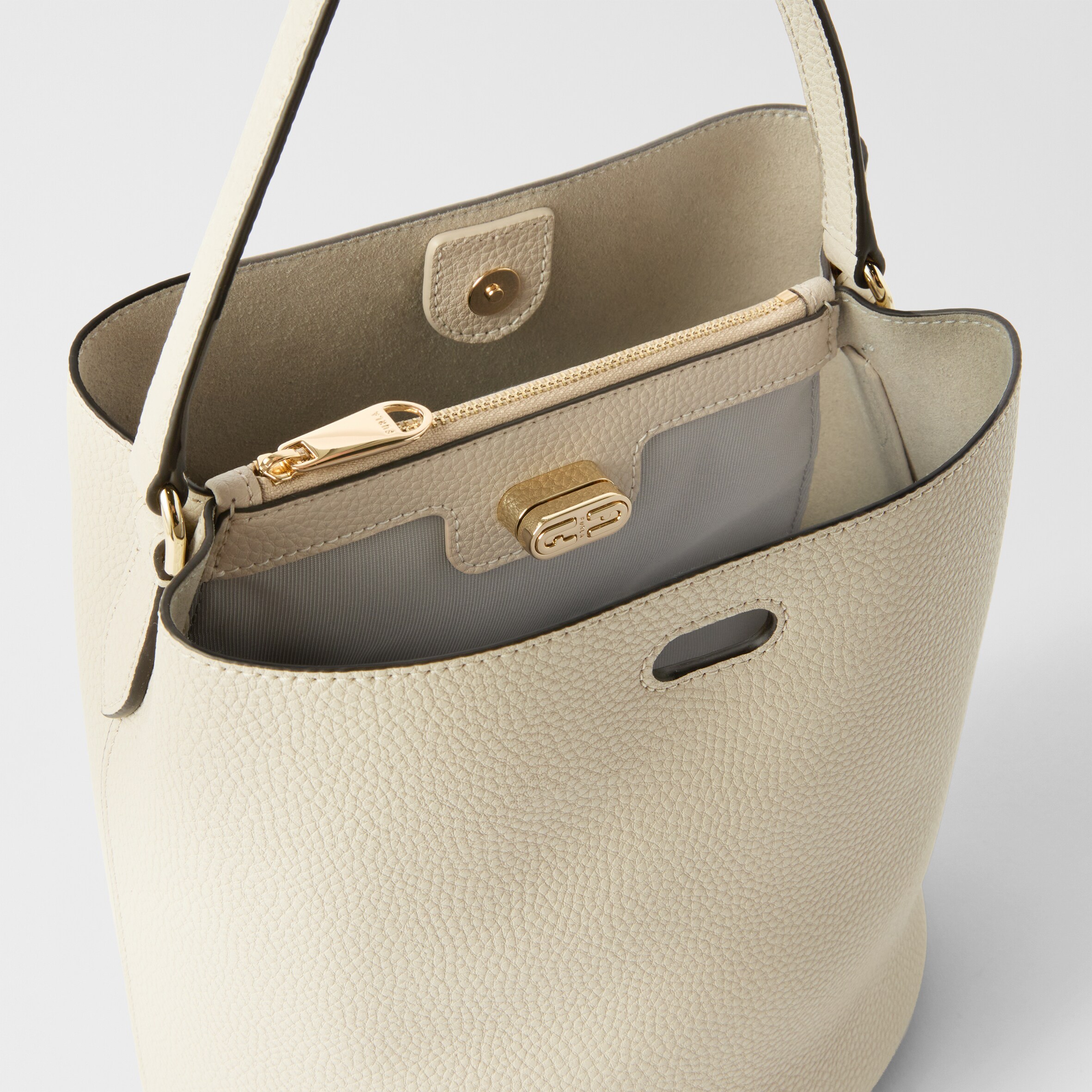 Sites-furla-jp-Site