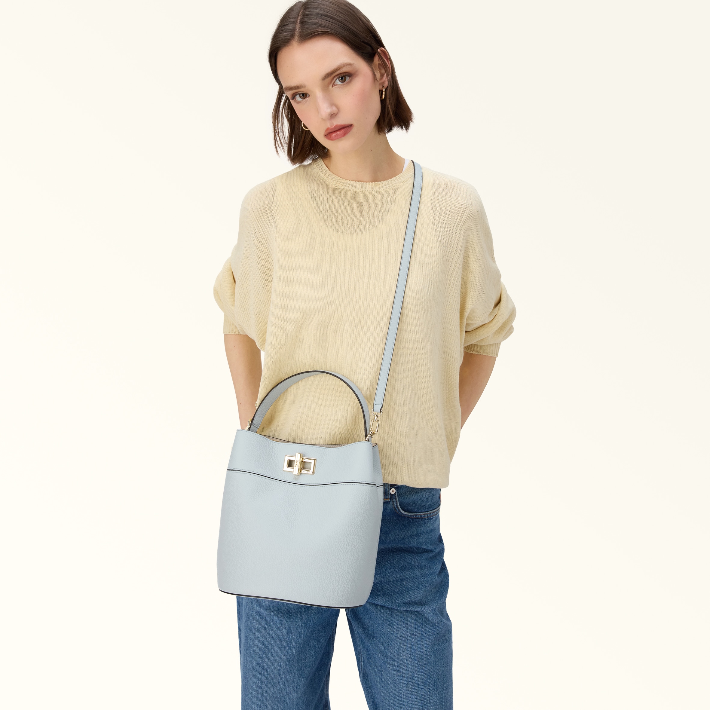 Bucket Bag M ARTEMISIA Furla Amelia | Furla