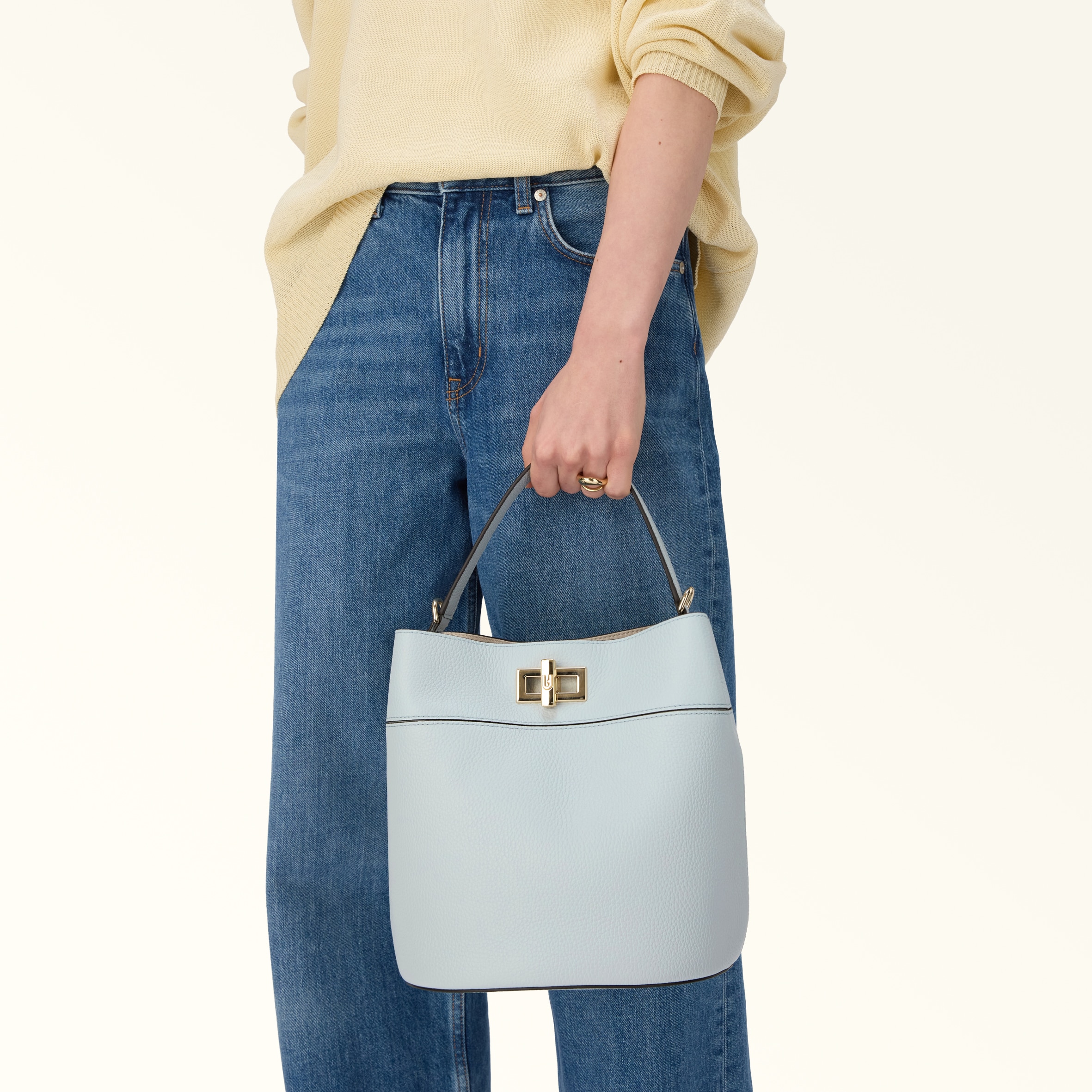 Bucket Bag M ARTEMISIA Furla Amelia | Furla US