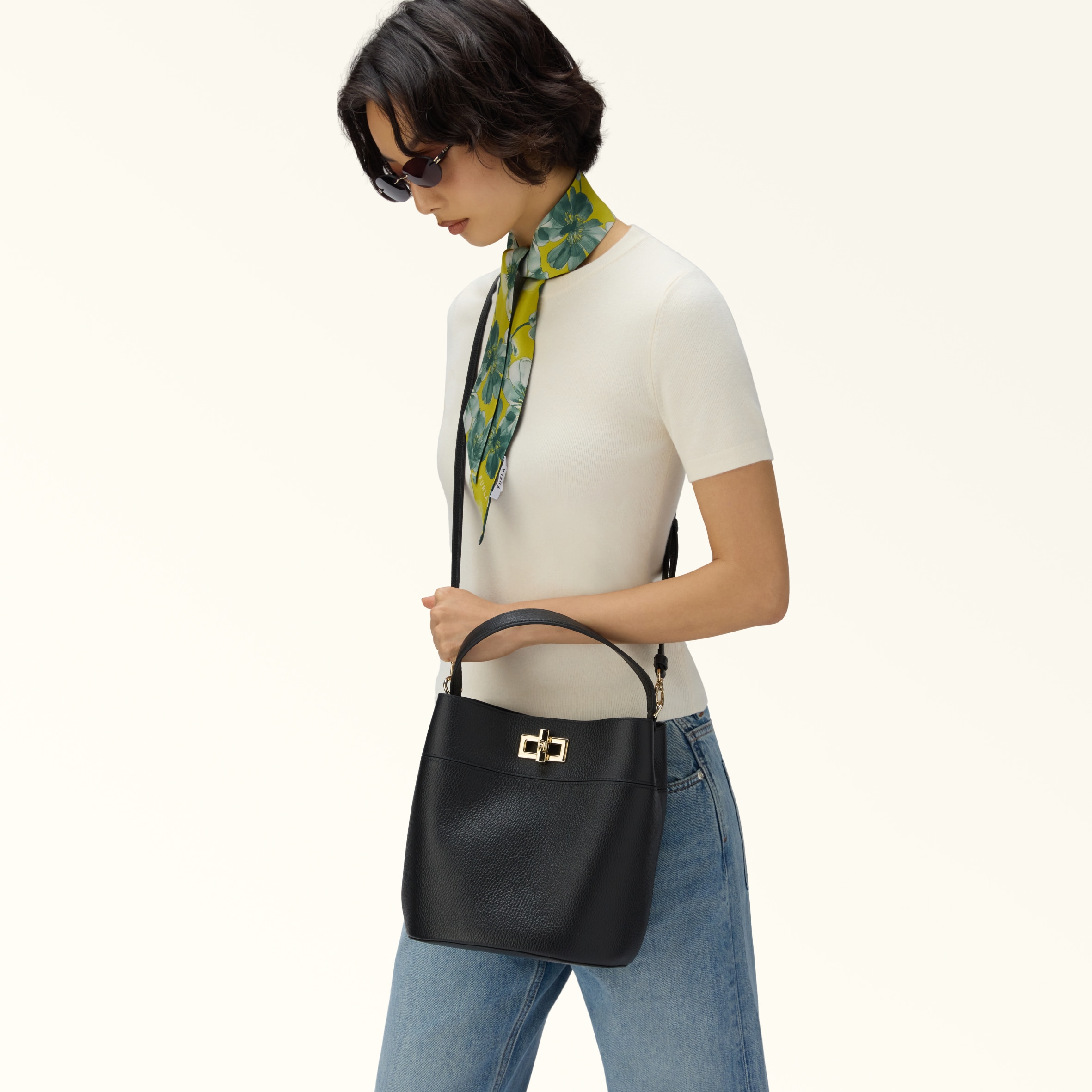 Bucket Bag M NERO Furla Amelia | Furla US