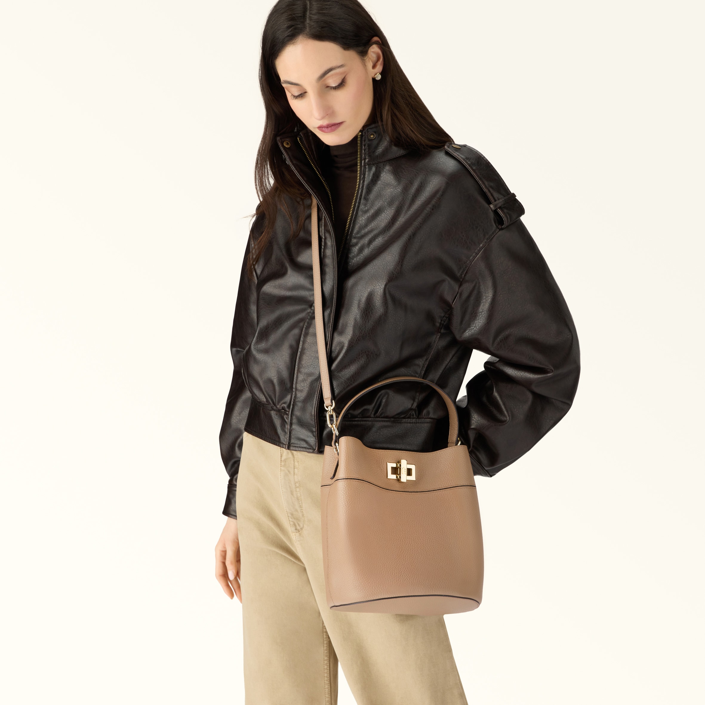 Bucket Bag M TOFFEE Furla Amelia | Furla US