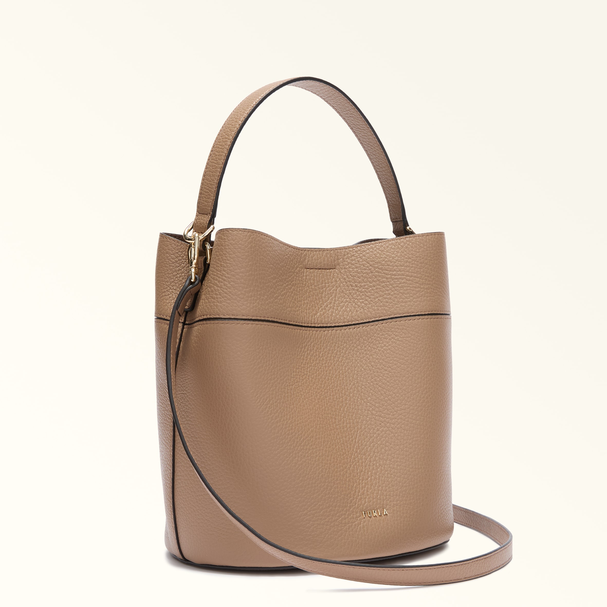 FURLA ファーバッグ ファー FURLA(フルラ) バッグ・カバン(レディース) - ブランド通販のBUYMA