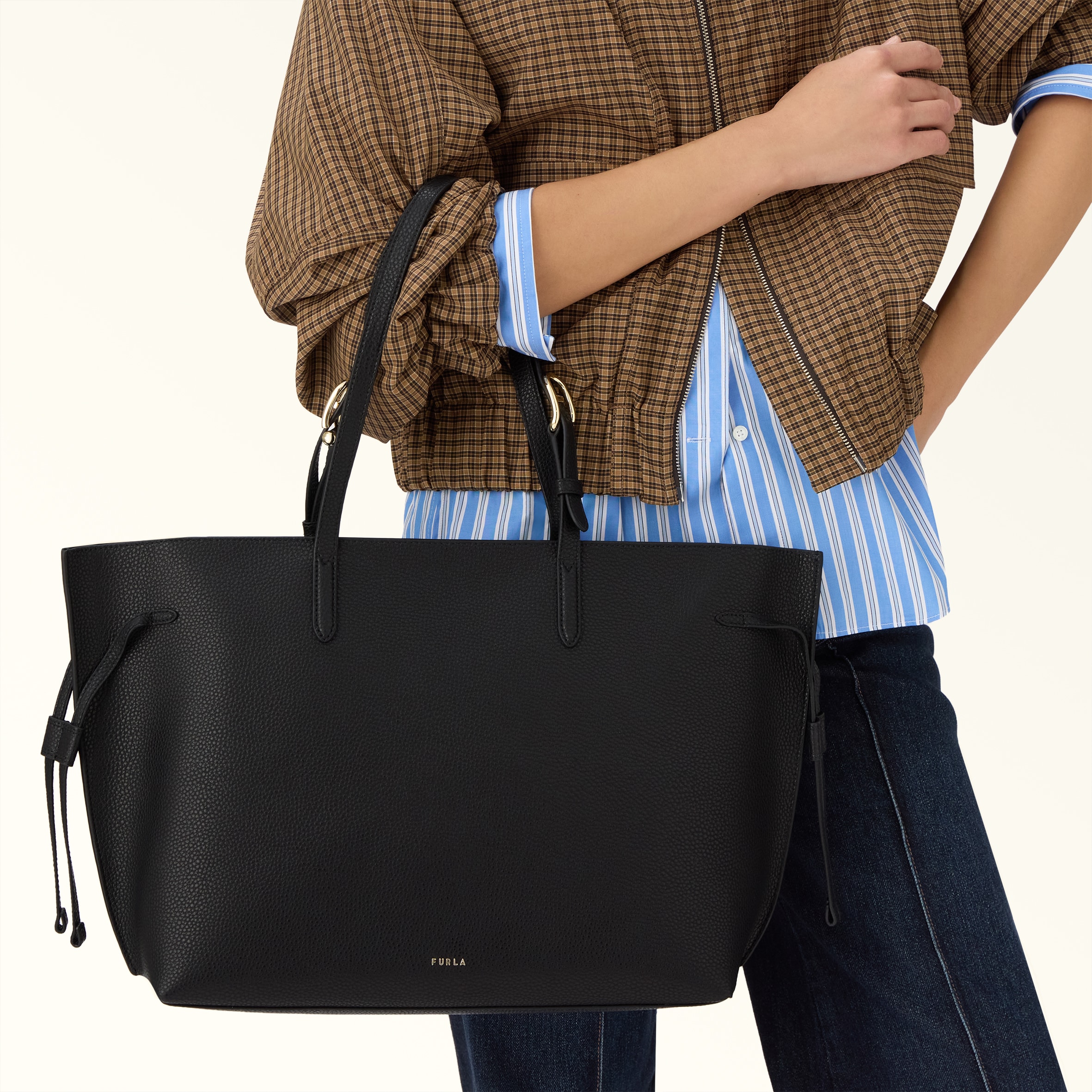 トートバッグ L NERO+NERO int. Furla Ava | Furla JP