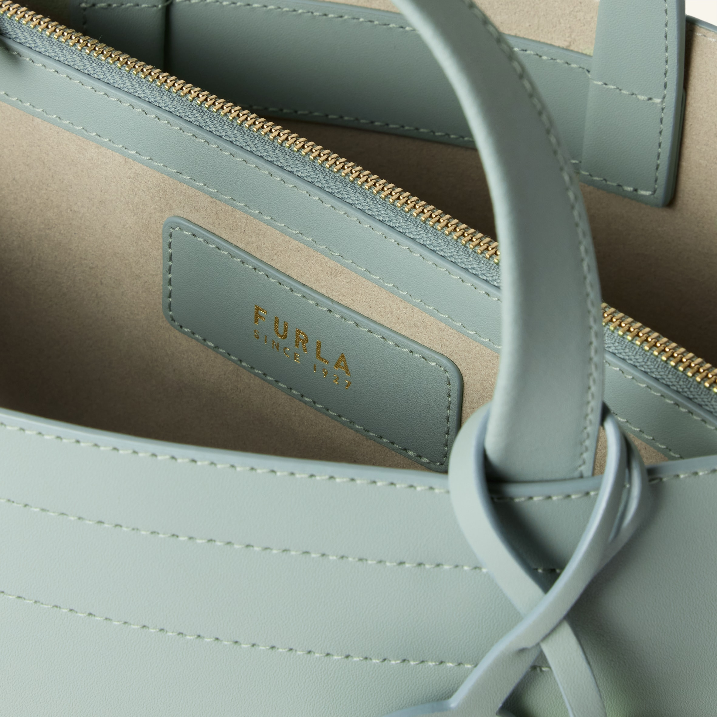 トートバッグ S WINTER SKY Furla Divide It | Furla JP