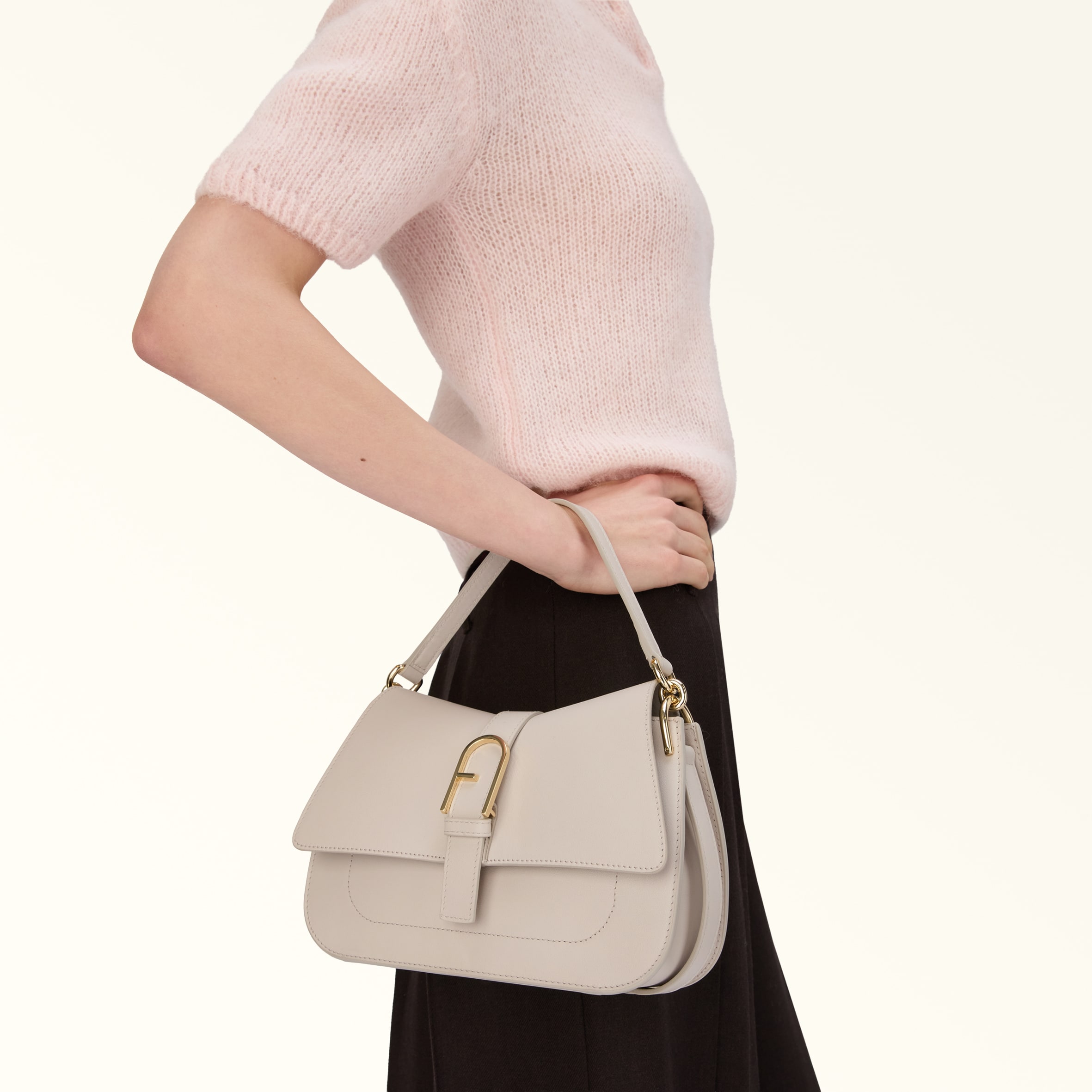 新品★FURLA★パイパー★M★SABBIA フルラ FURLA フルラ バッグ FURLA BHV0 ARE PIPER S DOME パイパー S