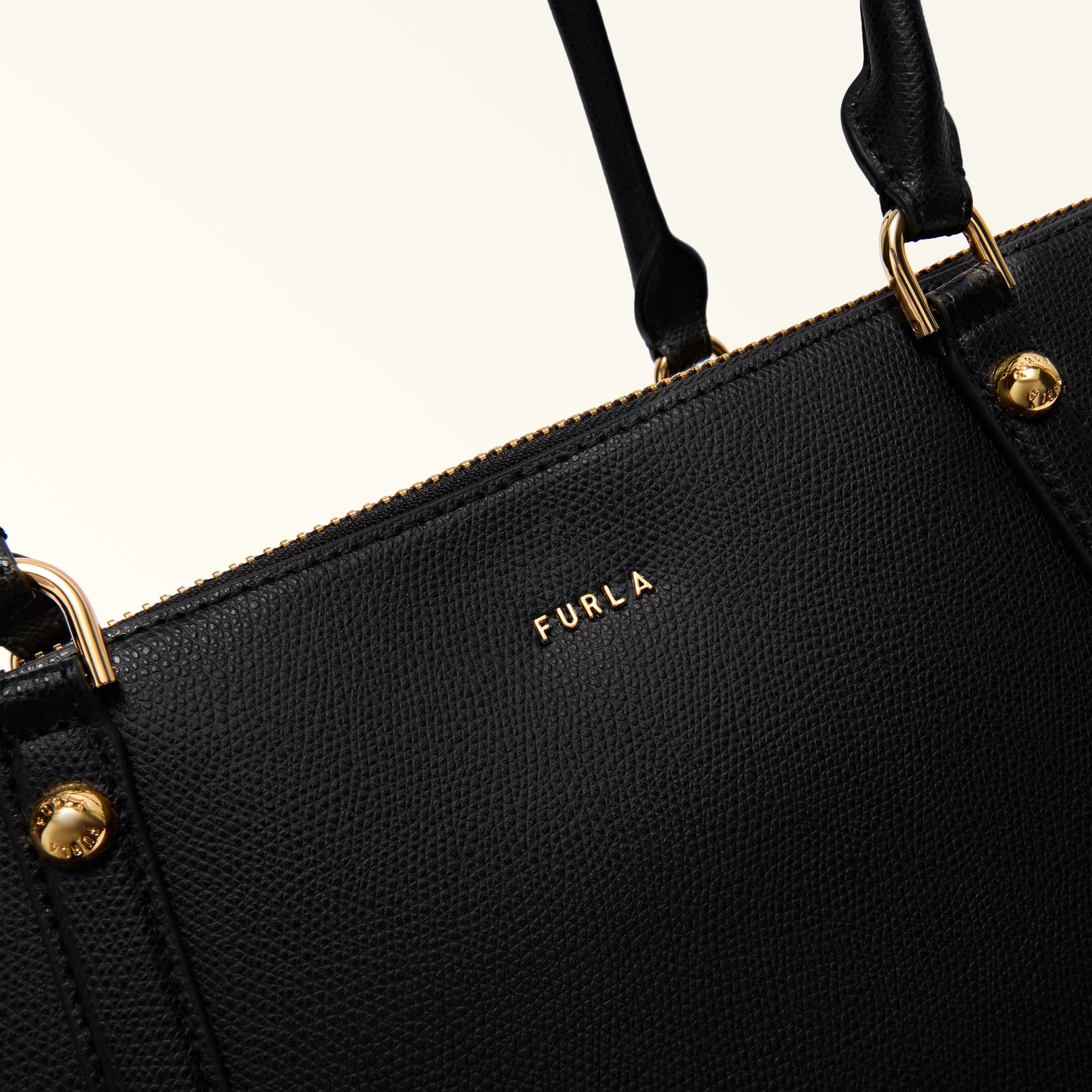 Boston Bag L NERO Furla Giulia | Furla US