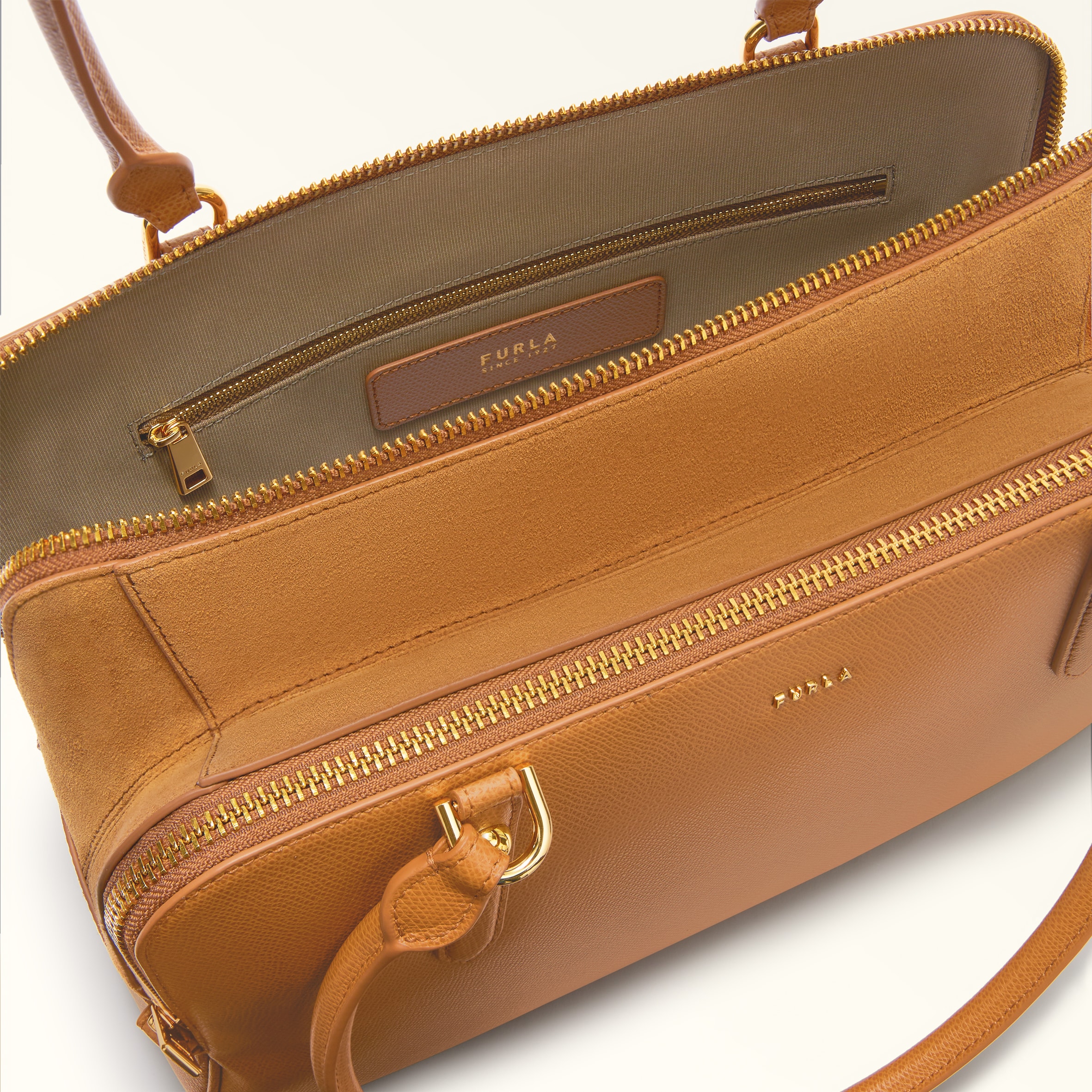 Boston Bag L TABACCO Furla Giulia | Furla US