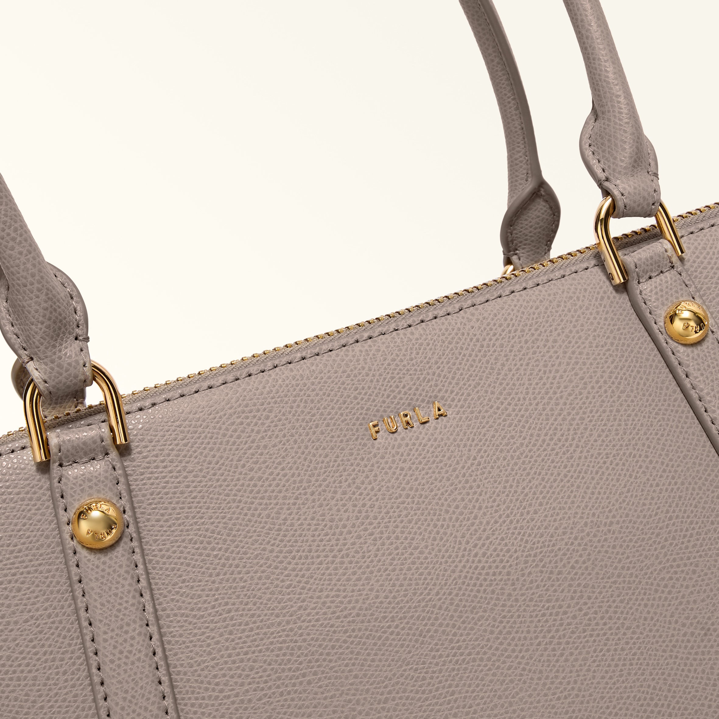 FURLA GIULIA 小背包 M