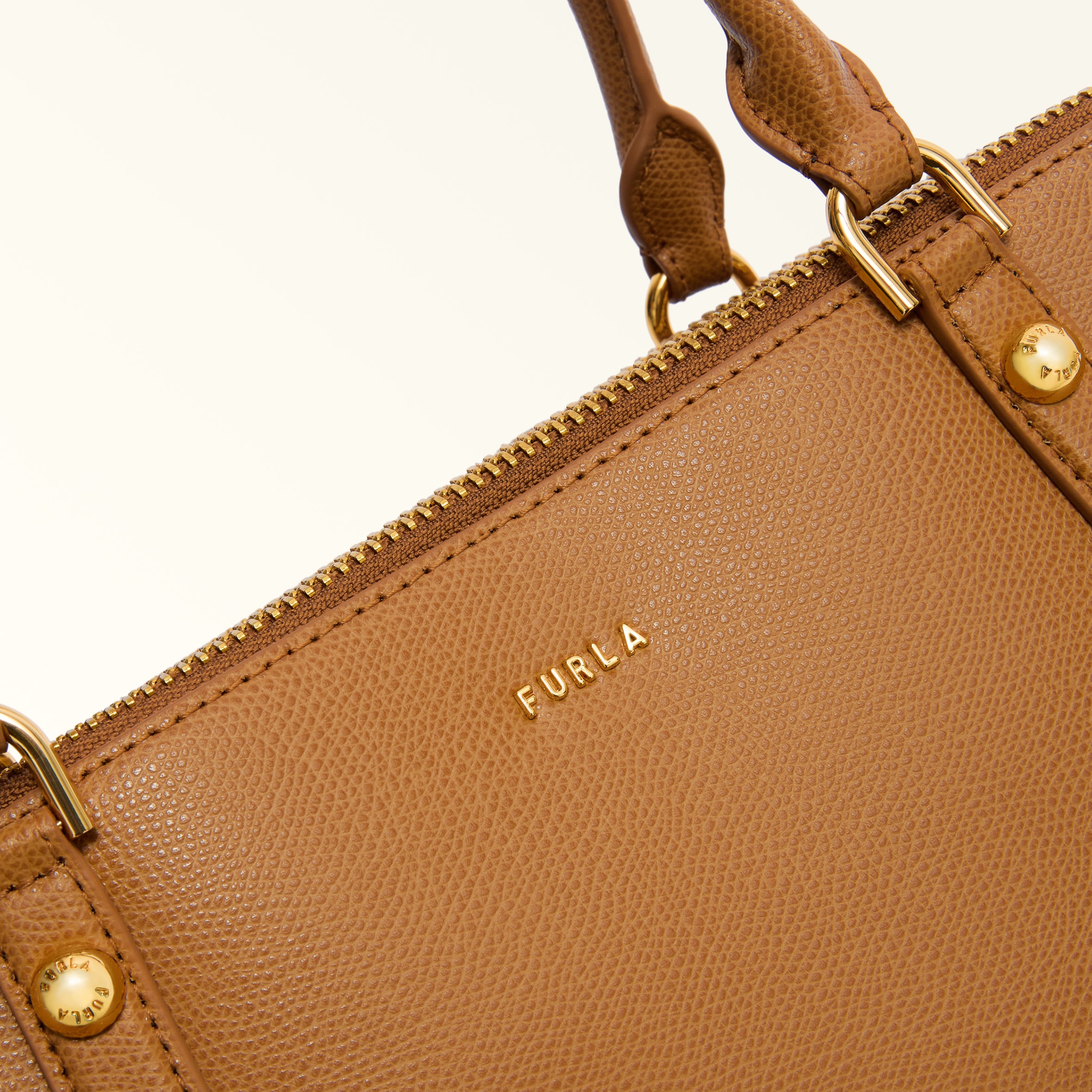 Boston Bag M TABACCO Furla Giulia | Furla US