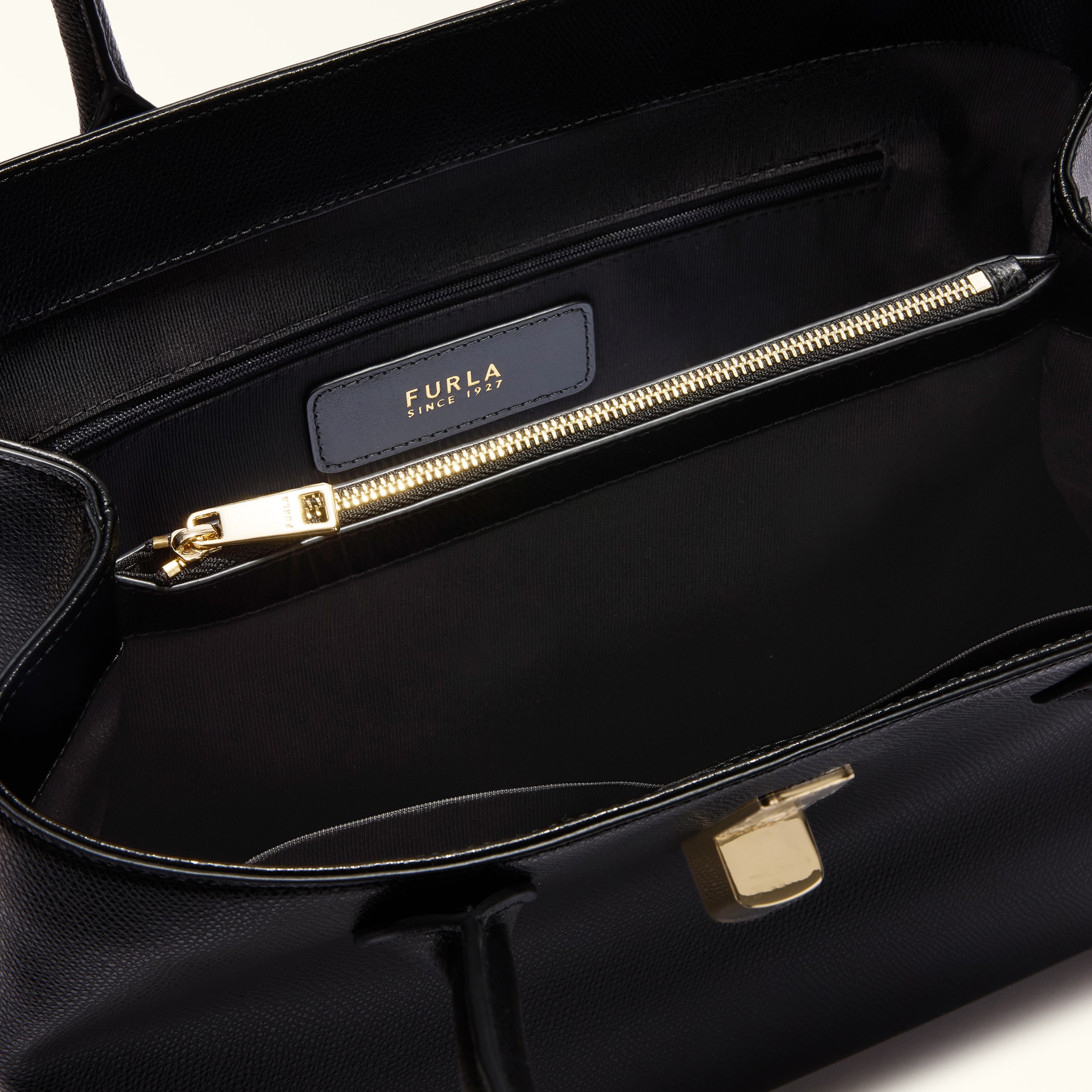トートバッグ M NERO Furla Goccia | Furla JP