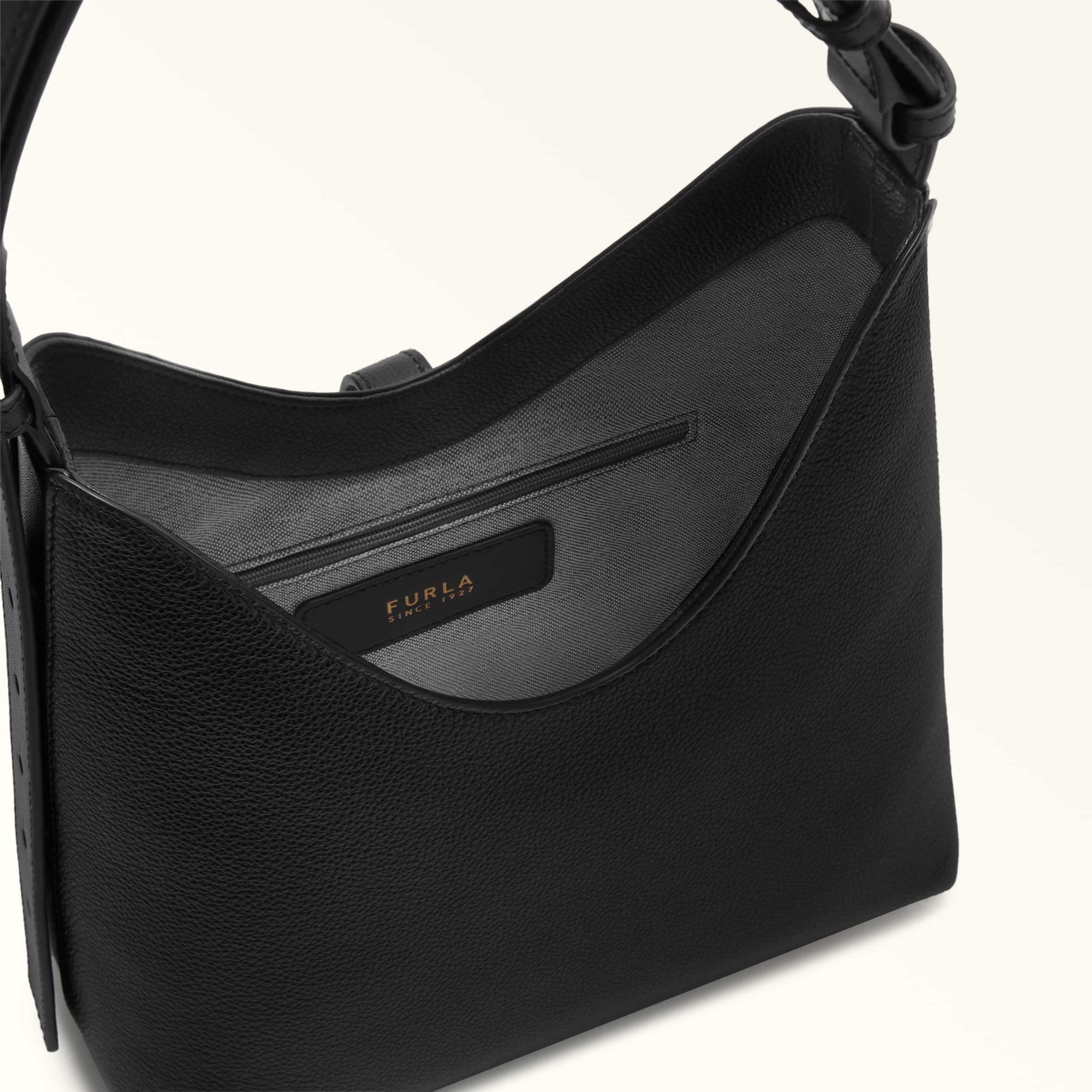 バッグ Furla Goccia Shoulder Bag Medium Shoulder Bag S NERO Furla Goccia | Furla US