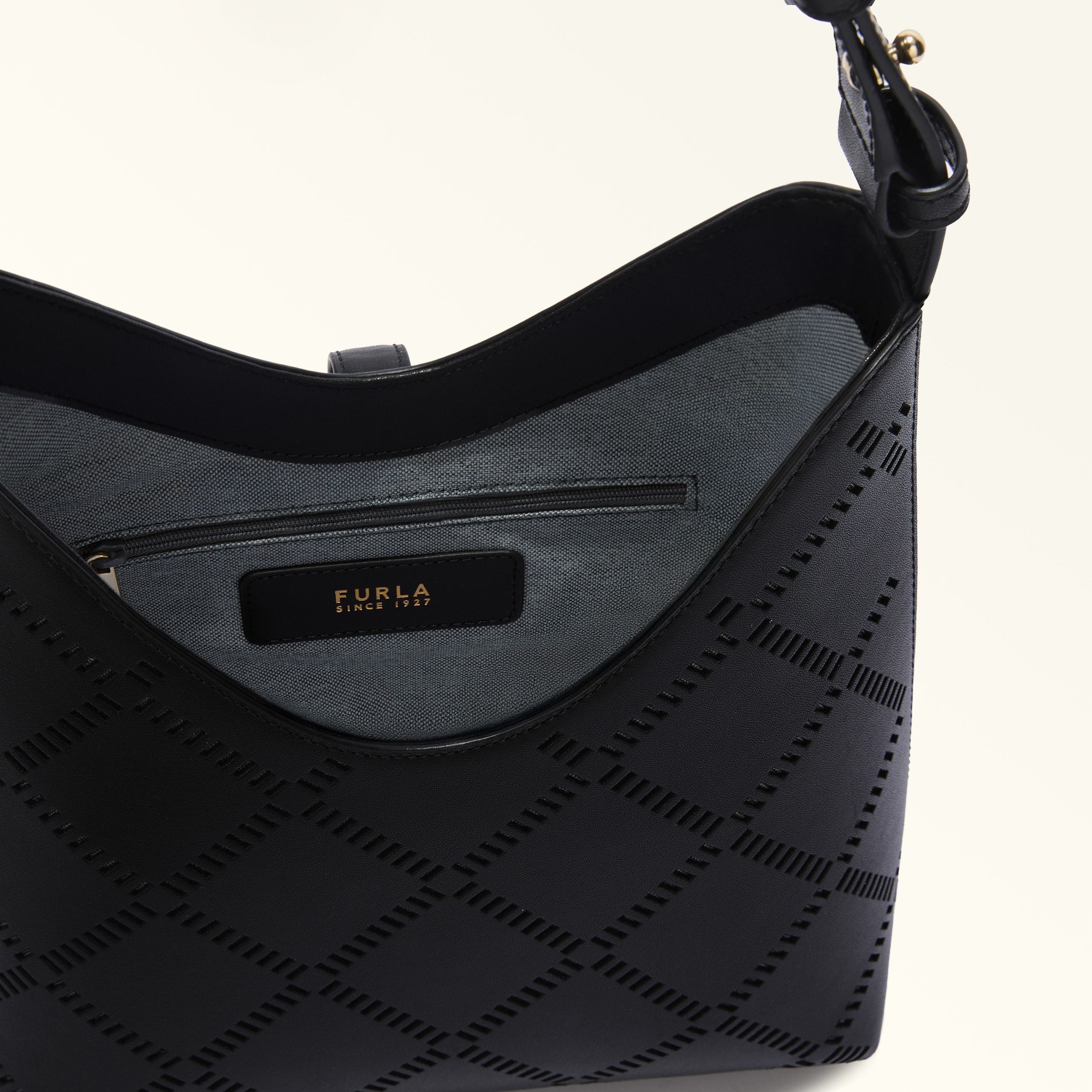 Shoulder Bag S NERO Furla Goccia | Furla US