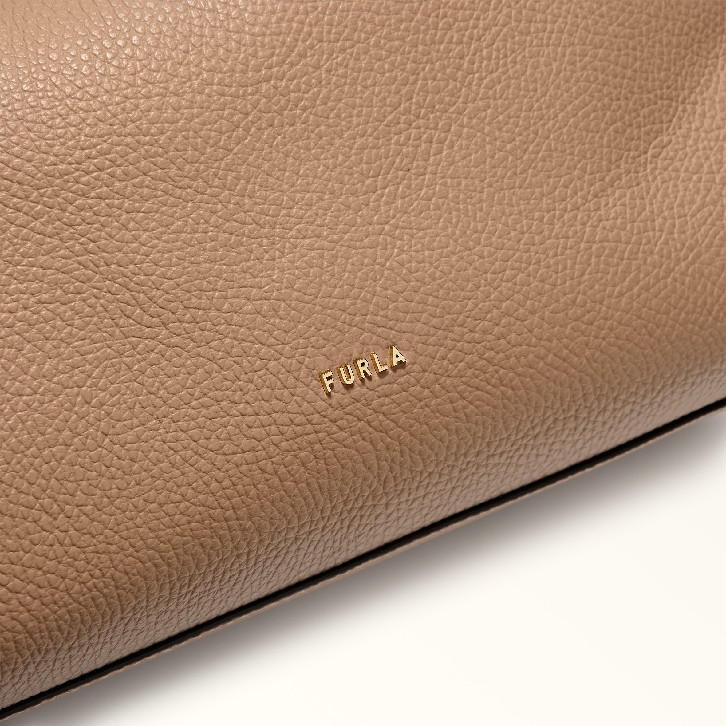 Shoulder Bag L DESERTO Furla Lara | Furla US