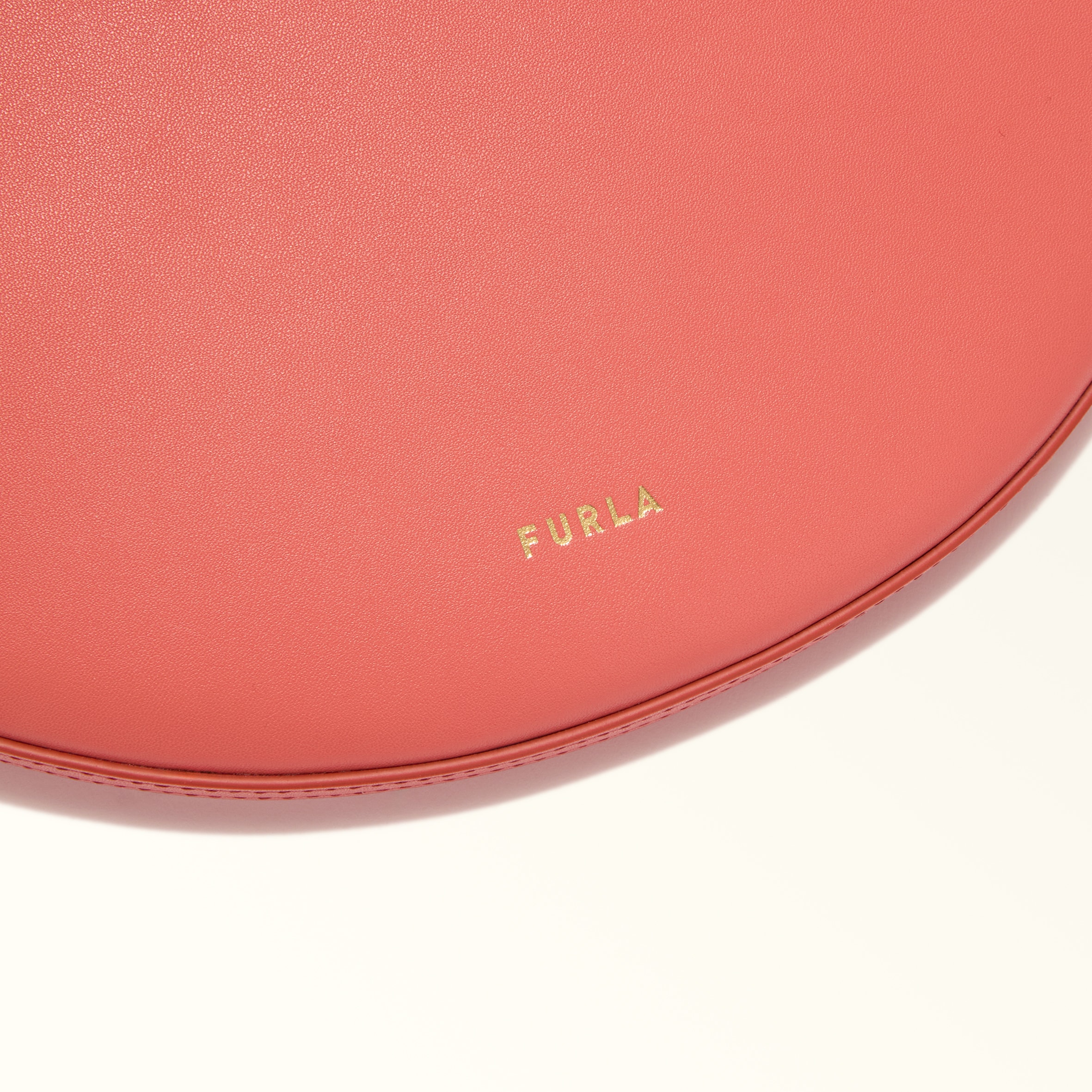 【美品】FURLA フルラ　ハイパーM (MOON STONE） Shoulder Bag M PANNA Furla Moonstone | Furla US