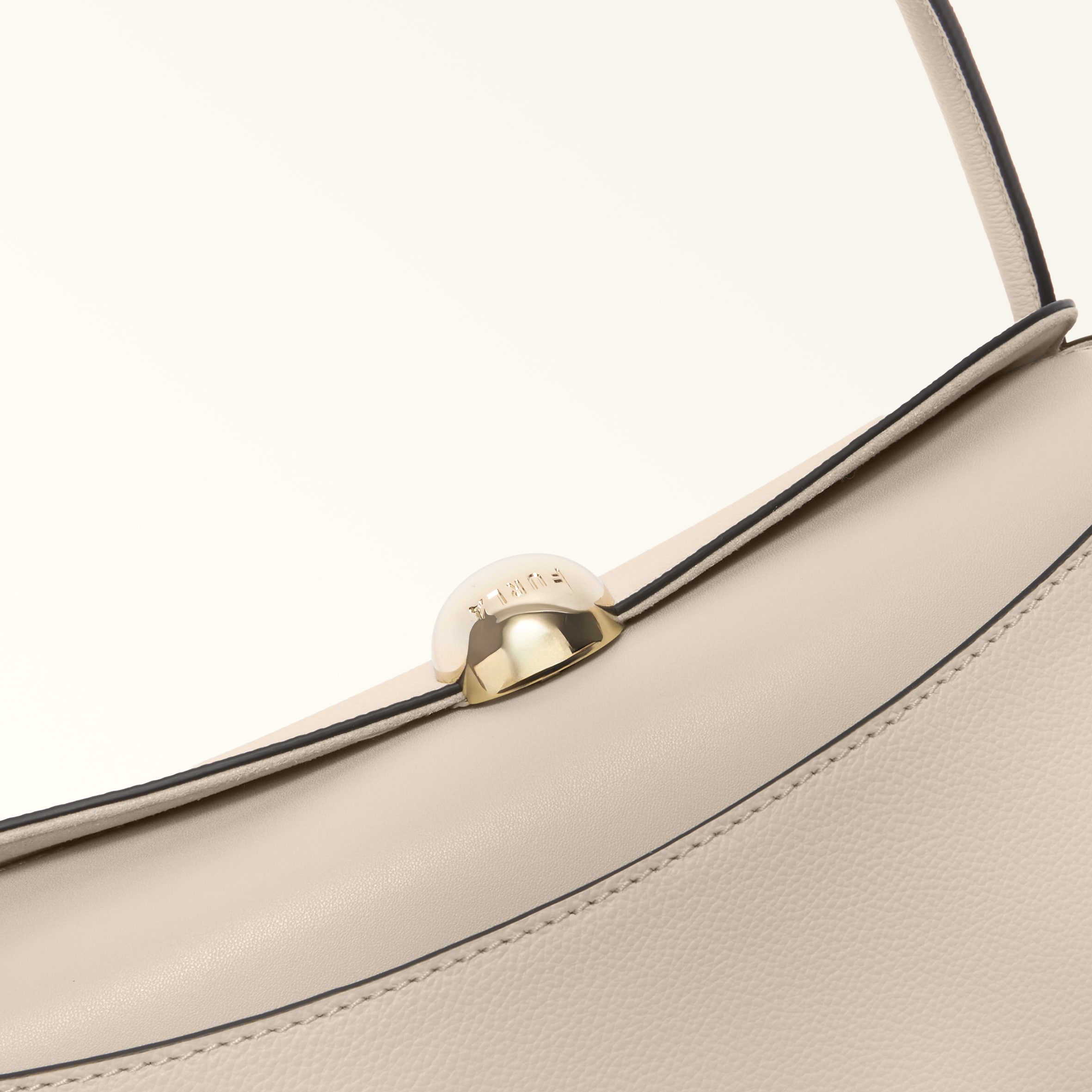 専用★新品★FURLA★パイパー★SABBIA★M 専用】FURLA フルラ パイパー SABBIAの通販はau PAY マーケット - 輸入