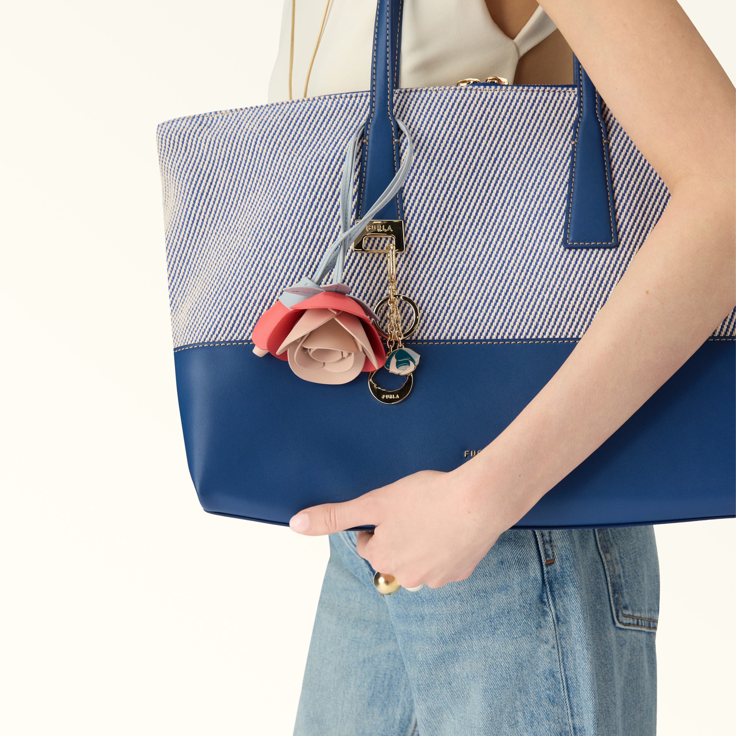 美品☆FURLA☆OLIVIA　ショルダーバッグ　ネイビー 000000149124-01.jpg?size=m&w=