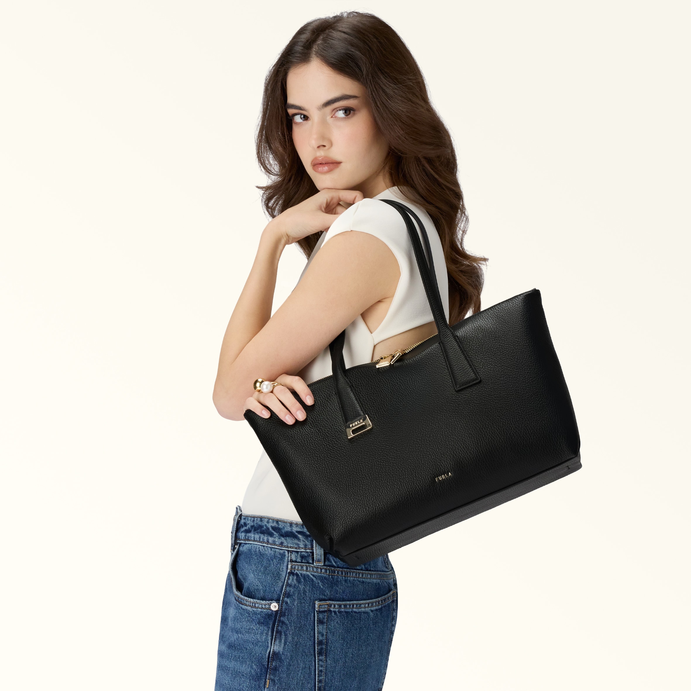 トートバッグ M NERO Furla Olivia | Furla JP