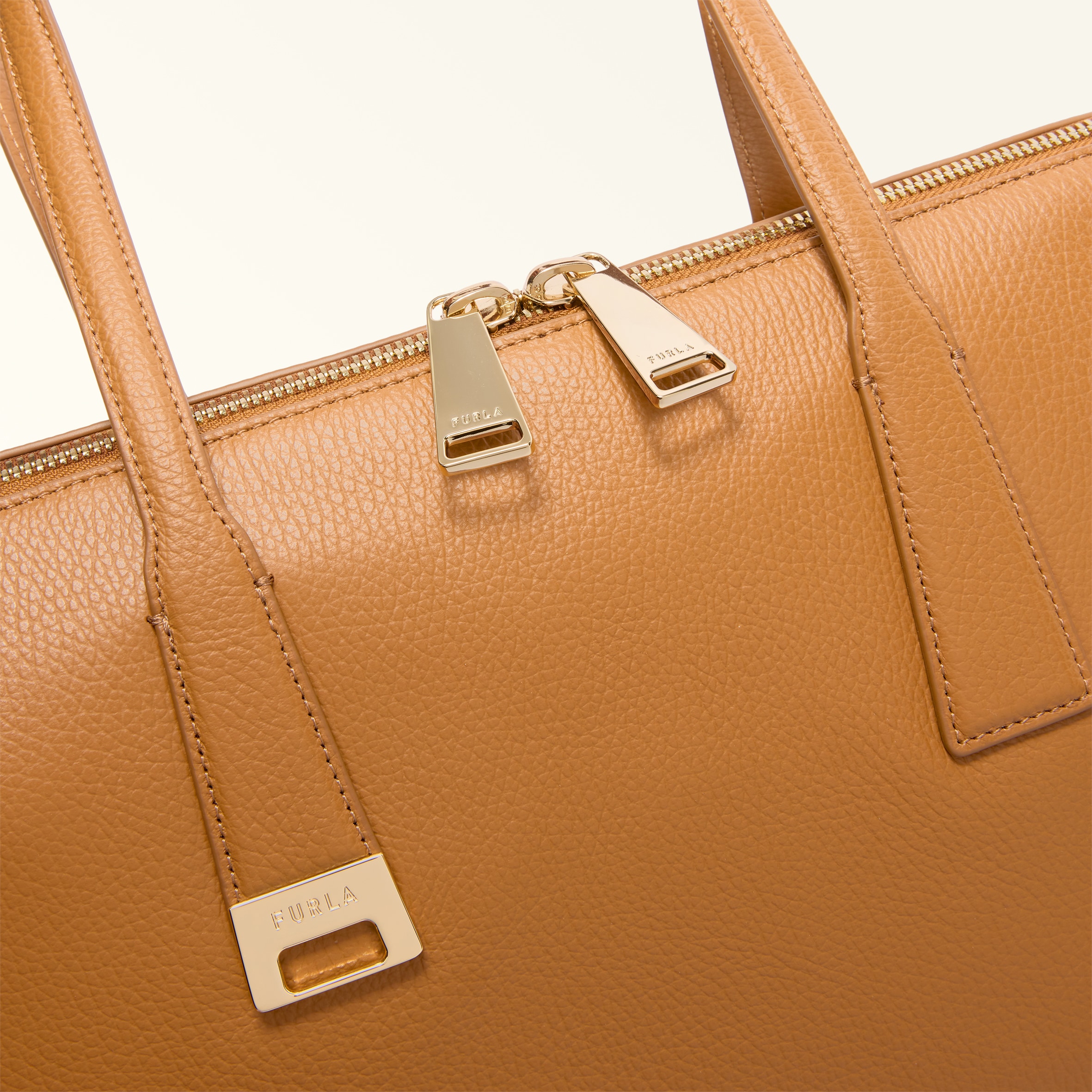 FURLA バッグ FURLA（フルラ） トートバッグ CLASSIC クラシック WB01627 BX0306