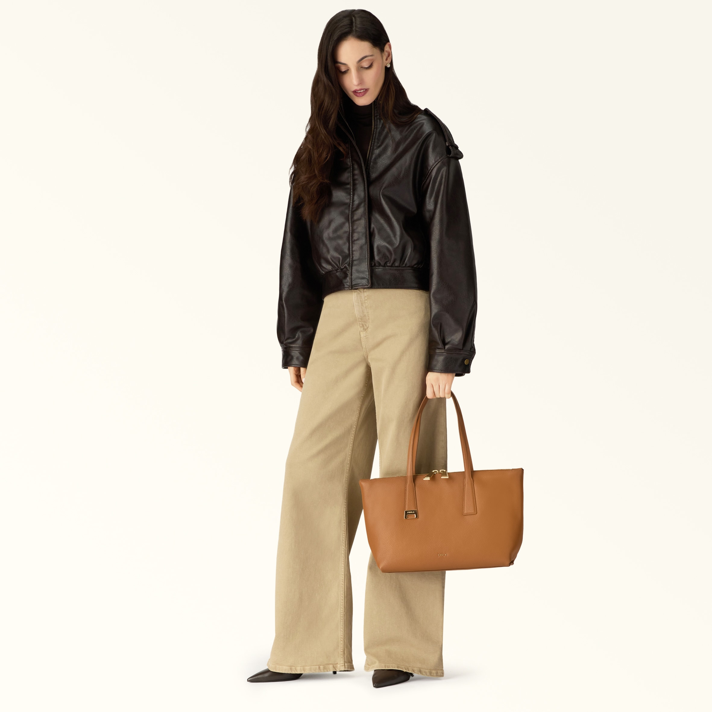 Tote M TABACCO Furla Olivia | Furla US