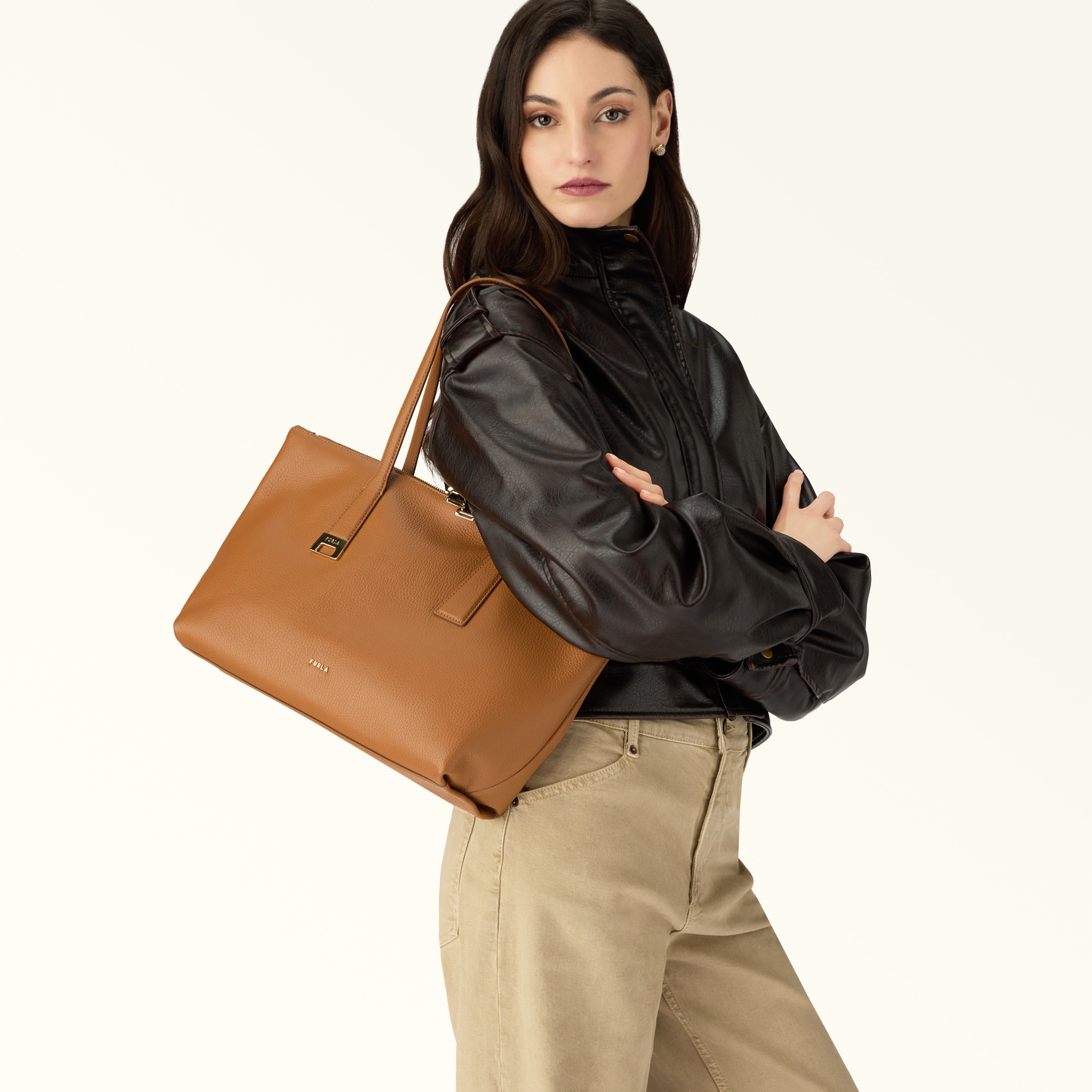 Tote M TABACCO Furla Olivia | Furla US
