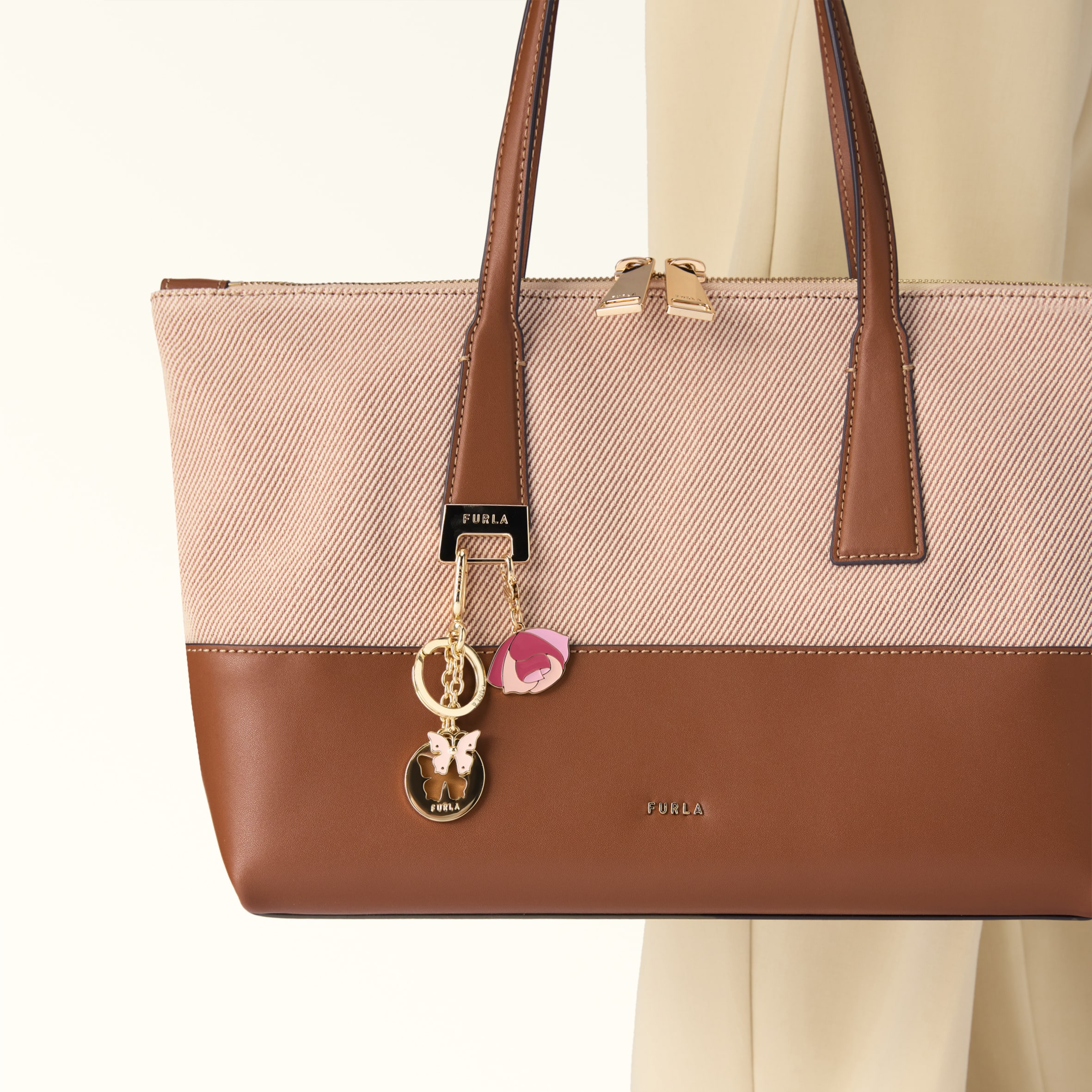 Tote M TONI COGNAC Furla Olivia | Furla US