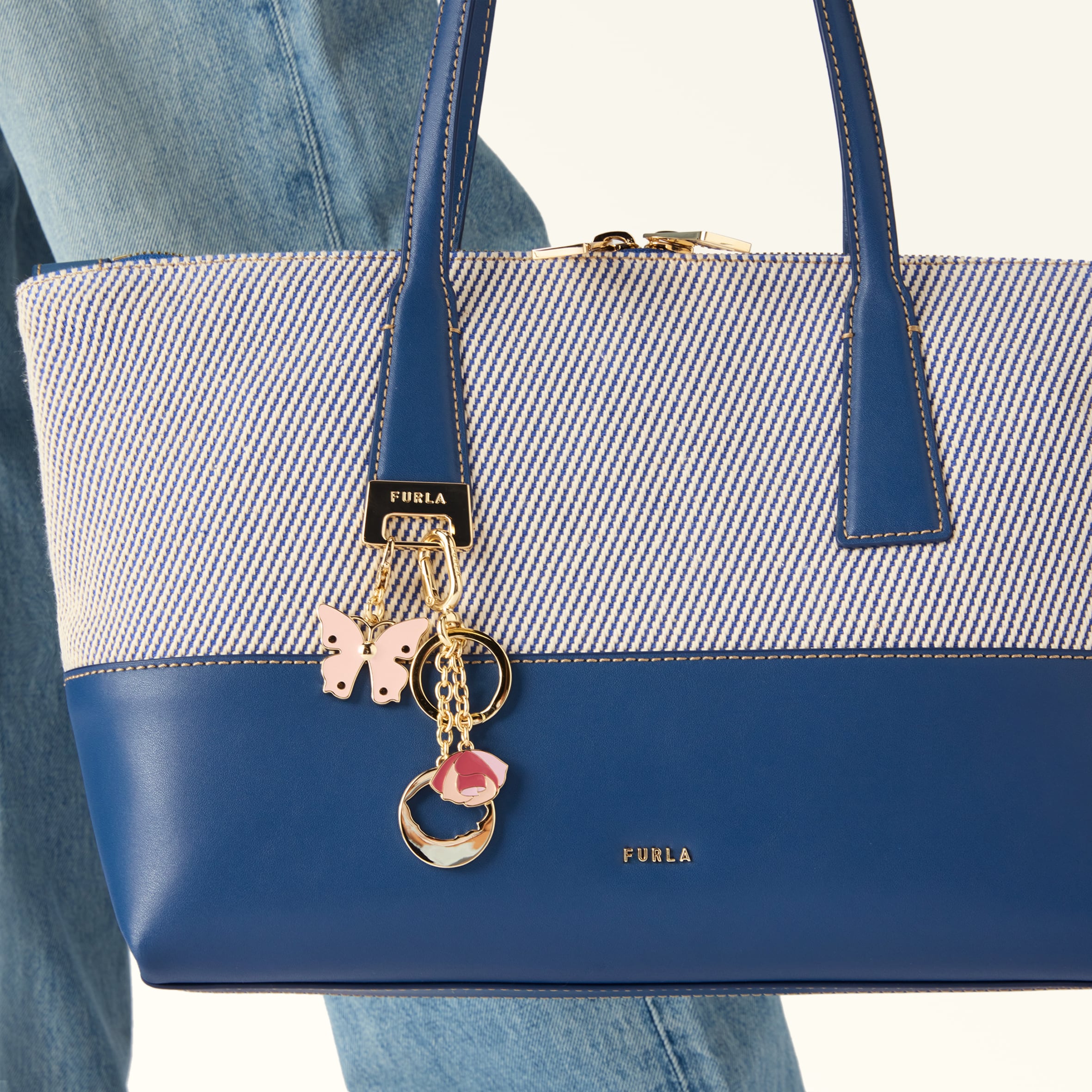 美品☆FURLA☆OLIVIA　ショルダーバッグ　ネイビー Tote M TONI INDIGO Furla Olivia | Furla US