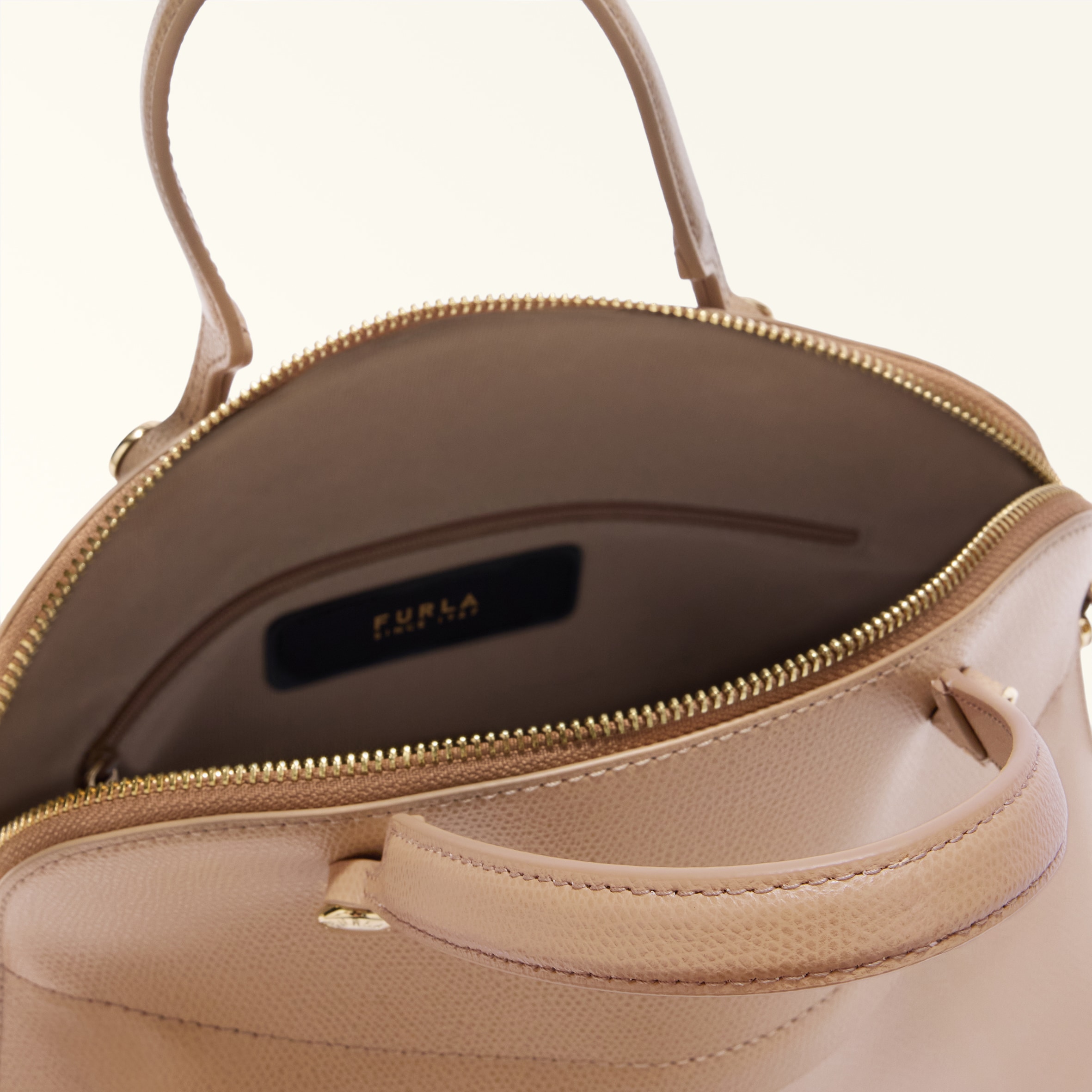 FURLA PIPER ハンドバッグ S フルラ FURLA PIPER S DOME ハンドバッグ （NERO） -アウトレット通販