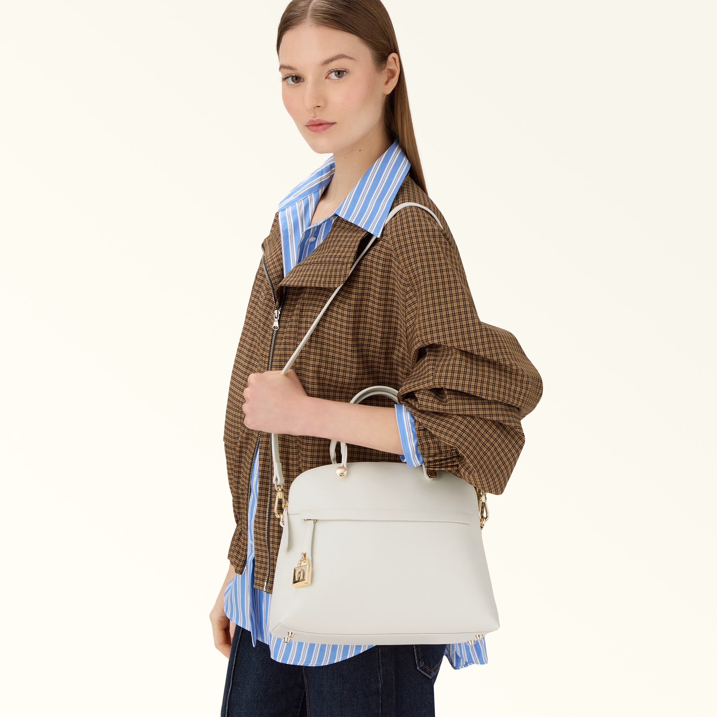 フルラ パイパー M 楽天市場】フルラ パイパー ショルダーバッグ PIPER M DOME BFK9 ARE