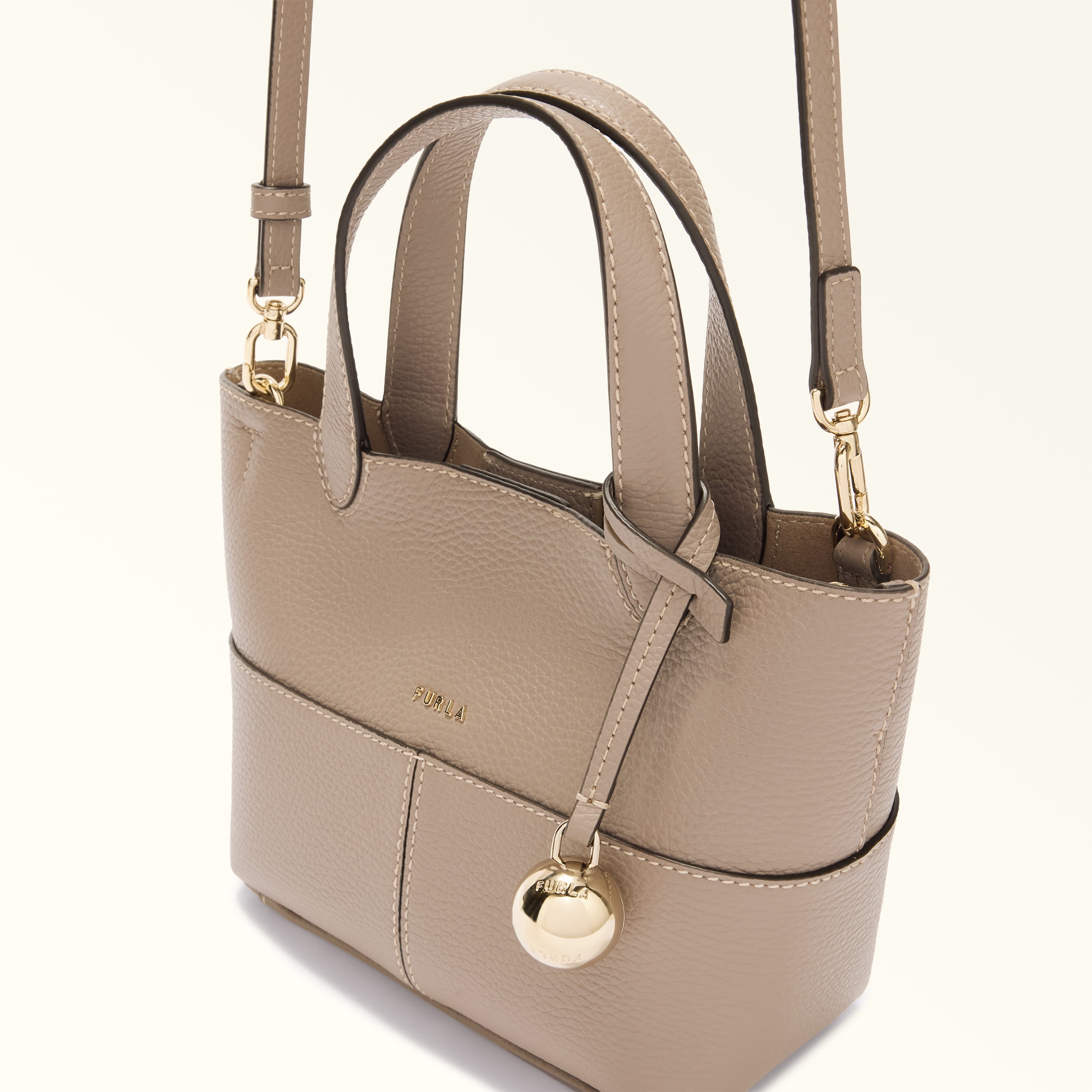 モカココ‼️FURLA バッグ フルラ FURLA Furla ハンドバッグ GOCCIA S ゴッチャ WB01789 BX3353
