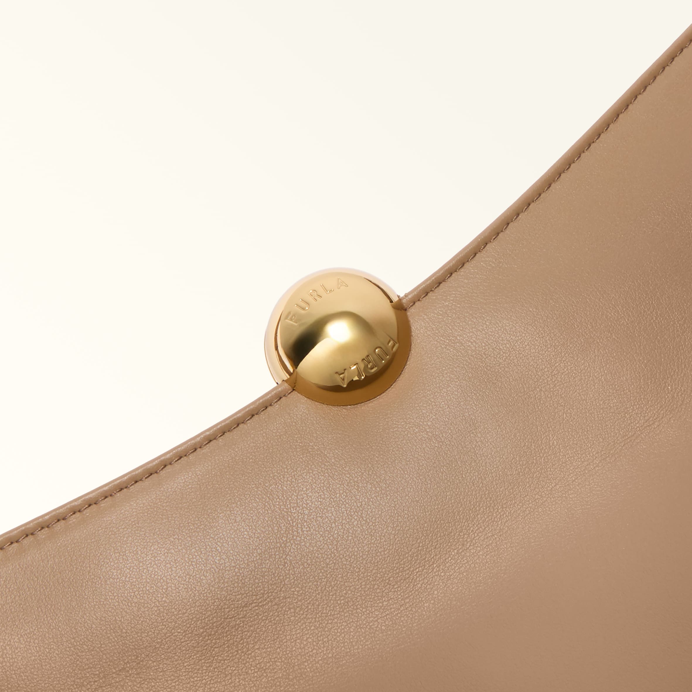 Shoulder Bag M TOFFEE Furla Sfera Soft | Furla US