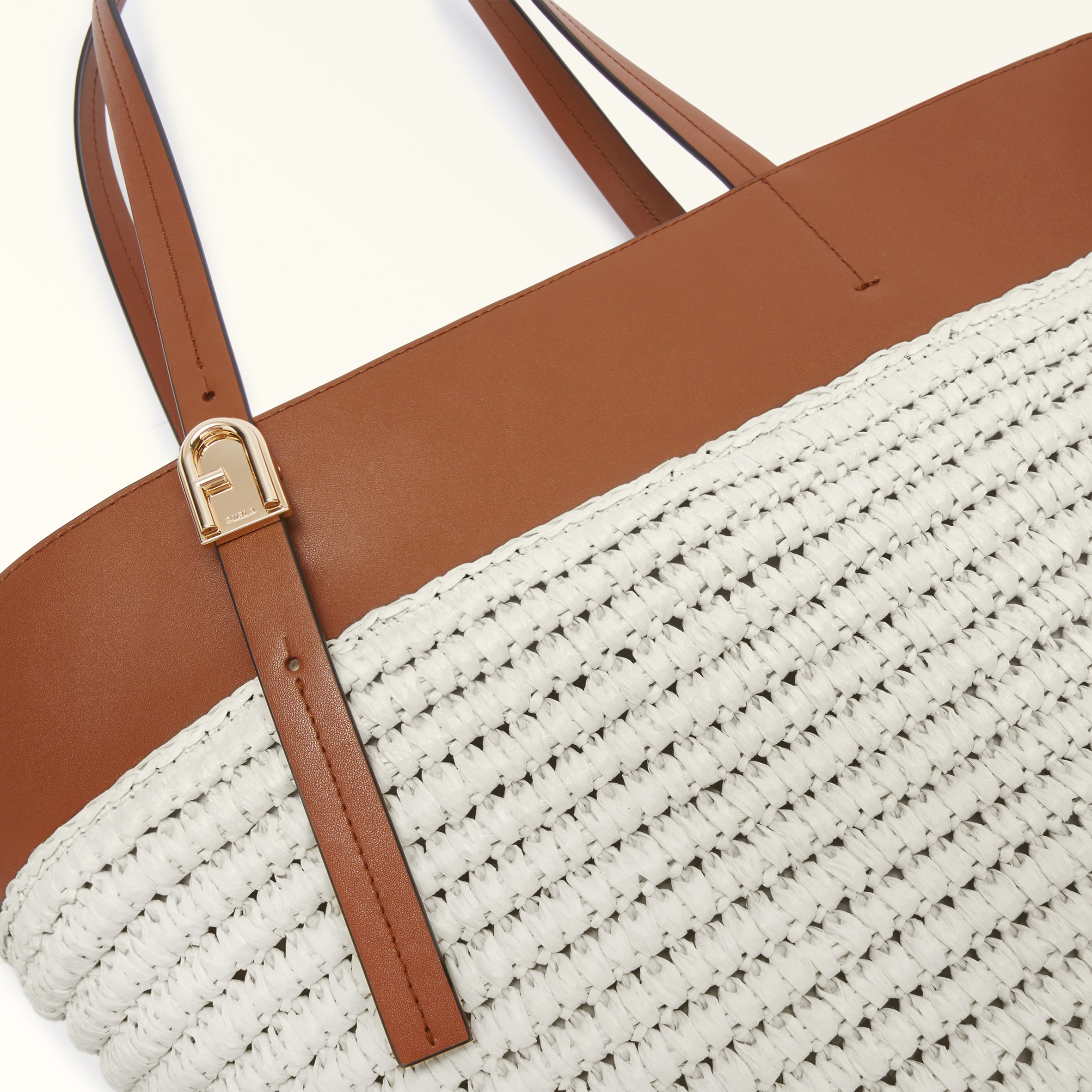 Furla Levante