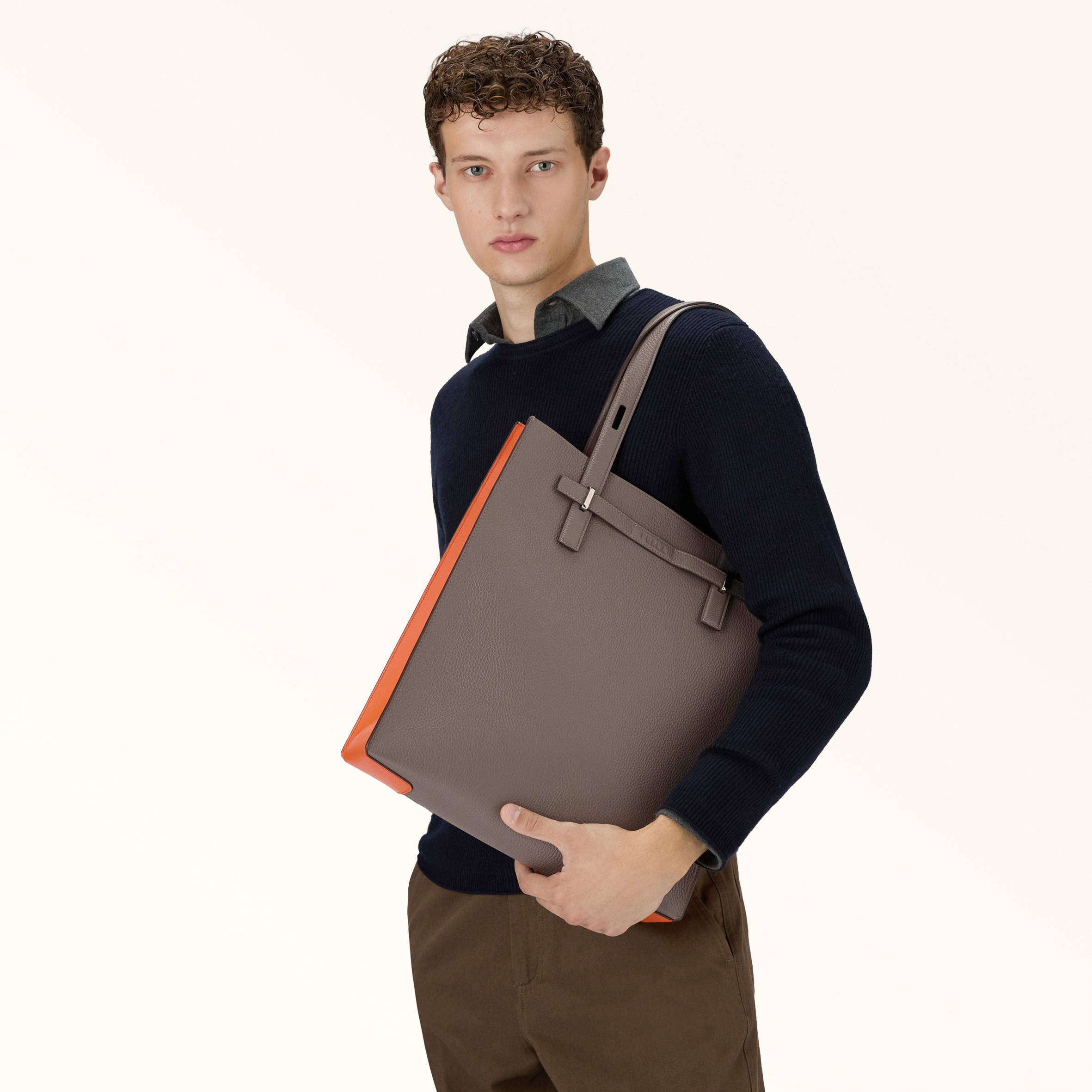 トートバッグ L URBAN GRAY+PAPRIKA Furla Man Giove | Furla JP トートバッグ L URBAN GRAY+PAPRIKA Furla Man Giove | Furla JP