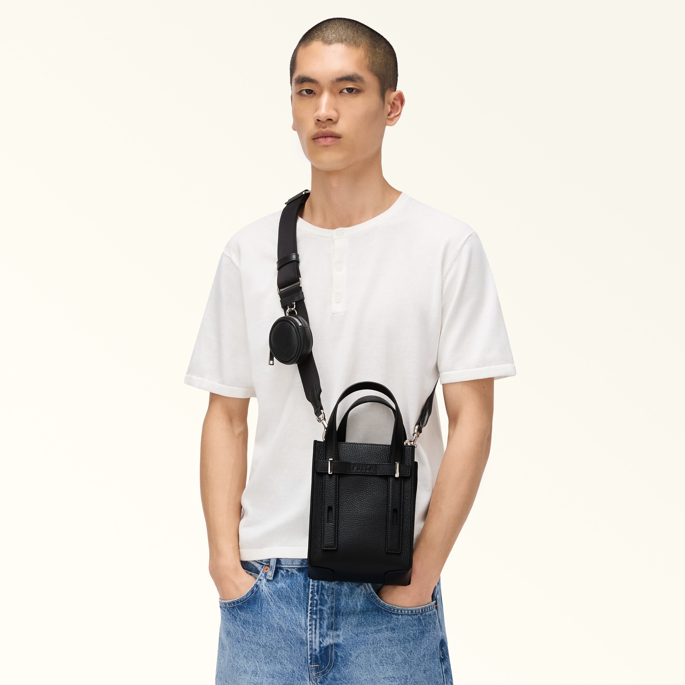 クロスボディ MINI NERO Furla Man Giove | Furla JP クロスボディ MINI NERO Furla Man Giove | Furla JP