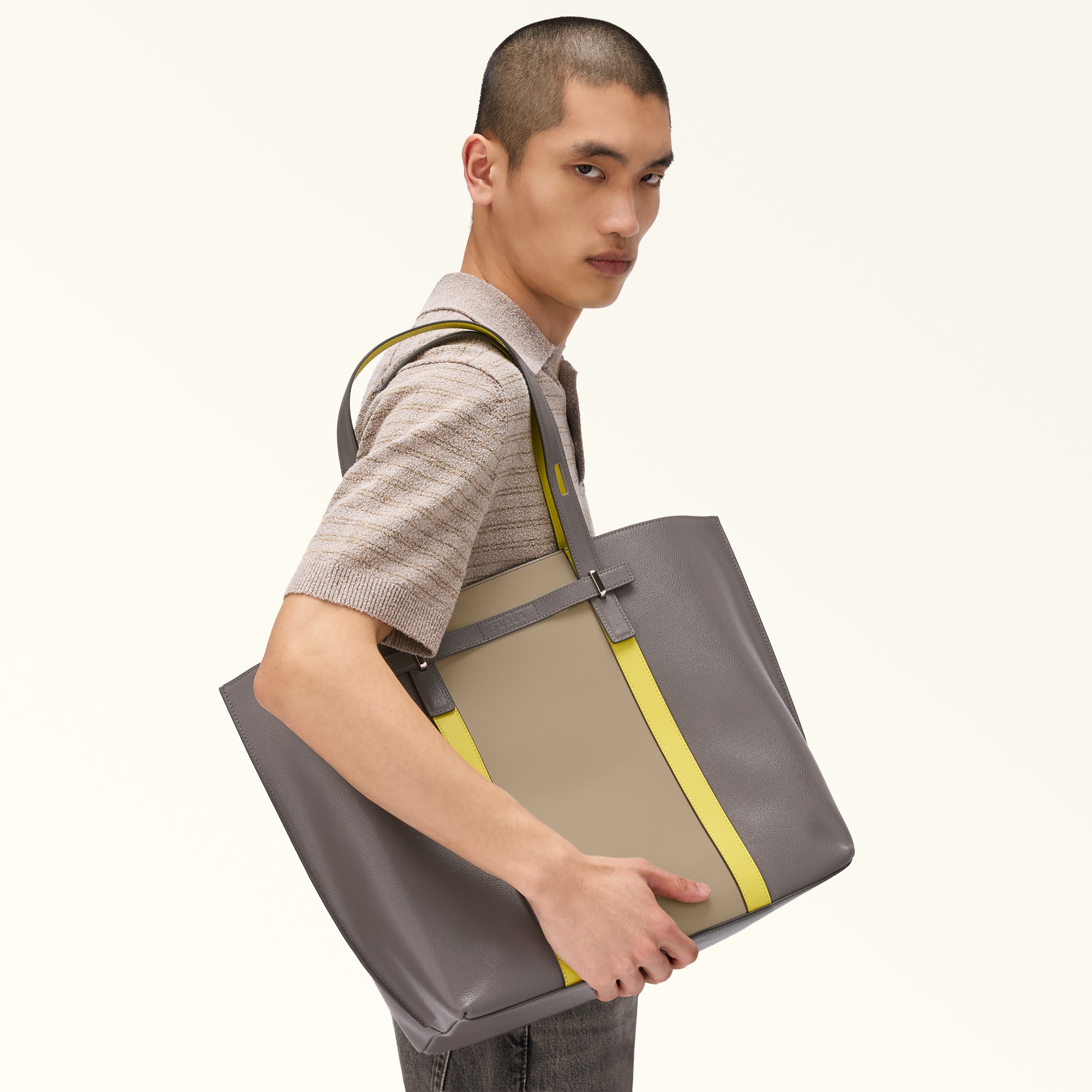トートバッグ XL TONI URBAN GRAY+M YELLOW Furla Man Giove | Furla JP