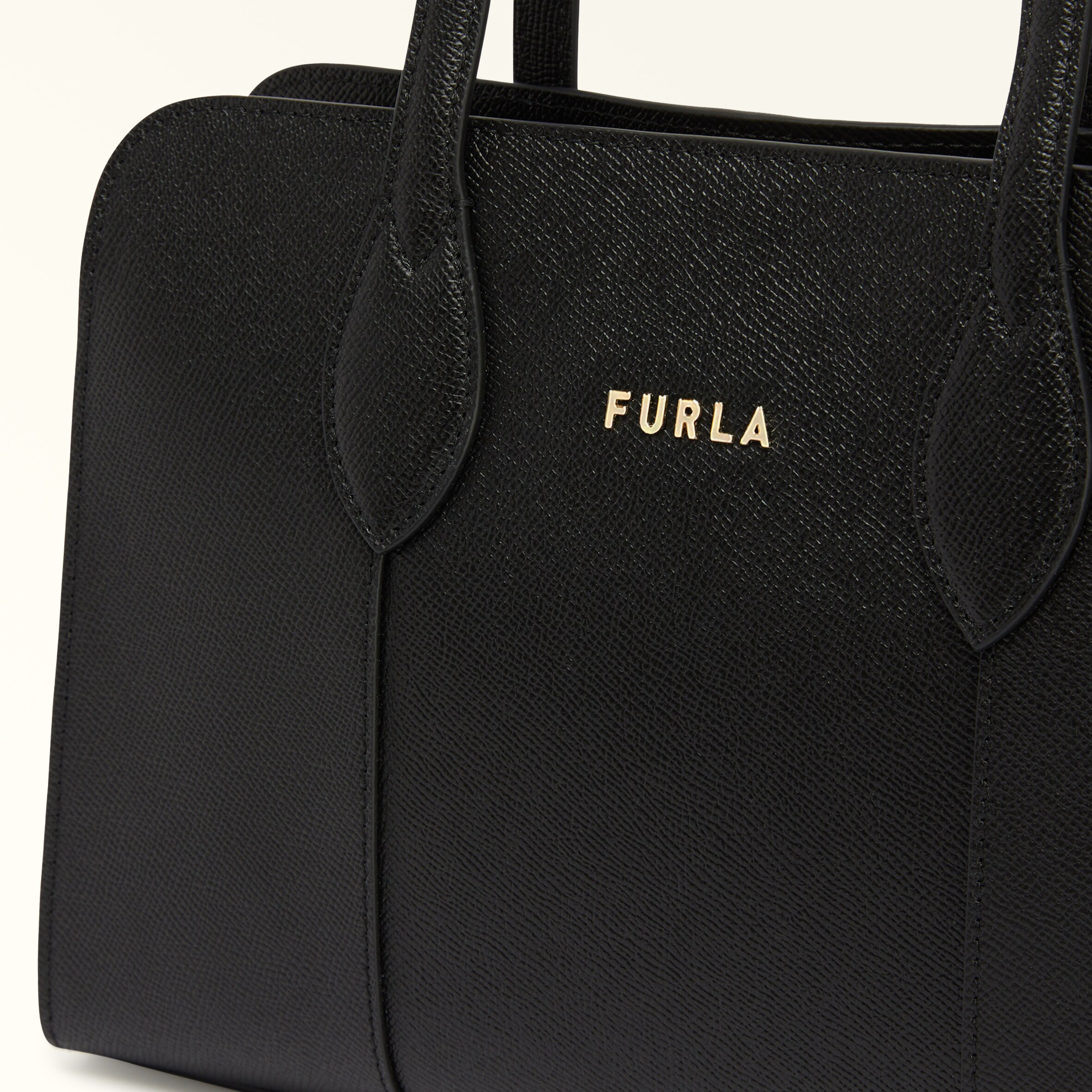 トートバッグ M NERO Vittoria | Furla JP