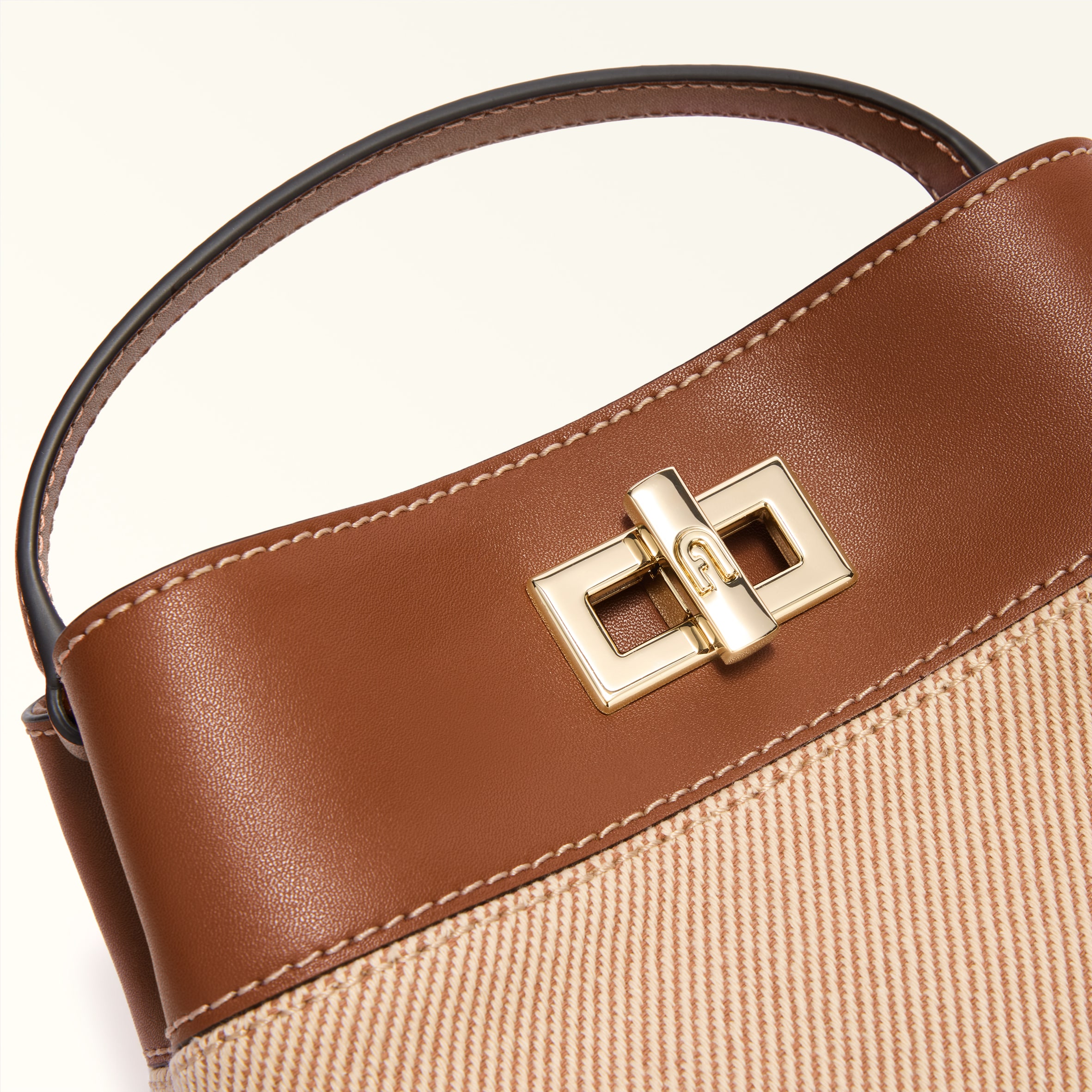 バケットバッグ TONI COGNAC Furla Amelia | Furla JP