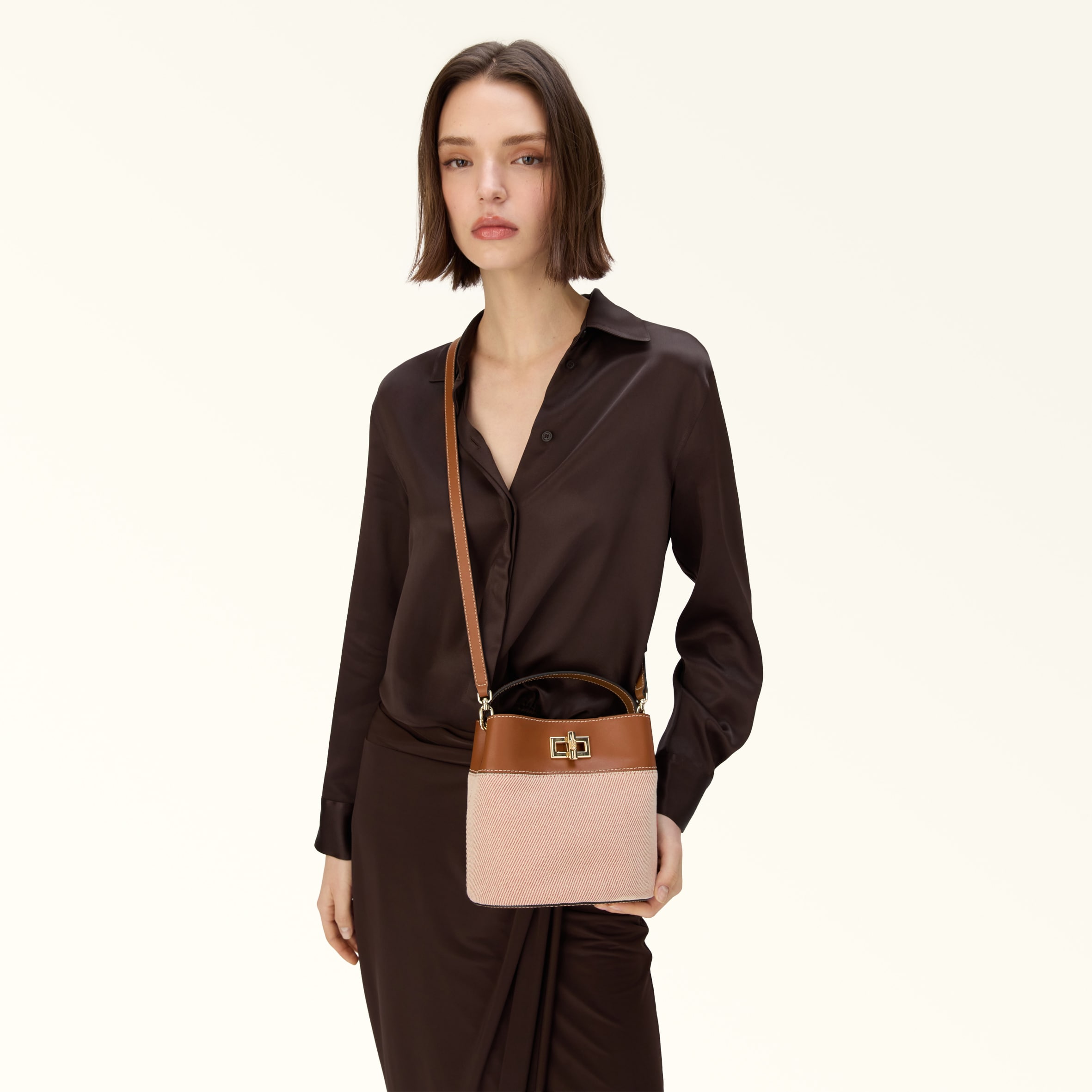バケットバッグ TONI COGNAC Furla Amelia | Furla JP