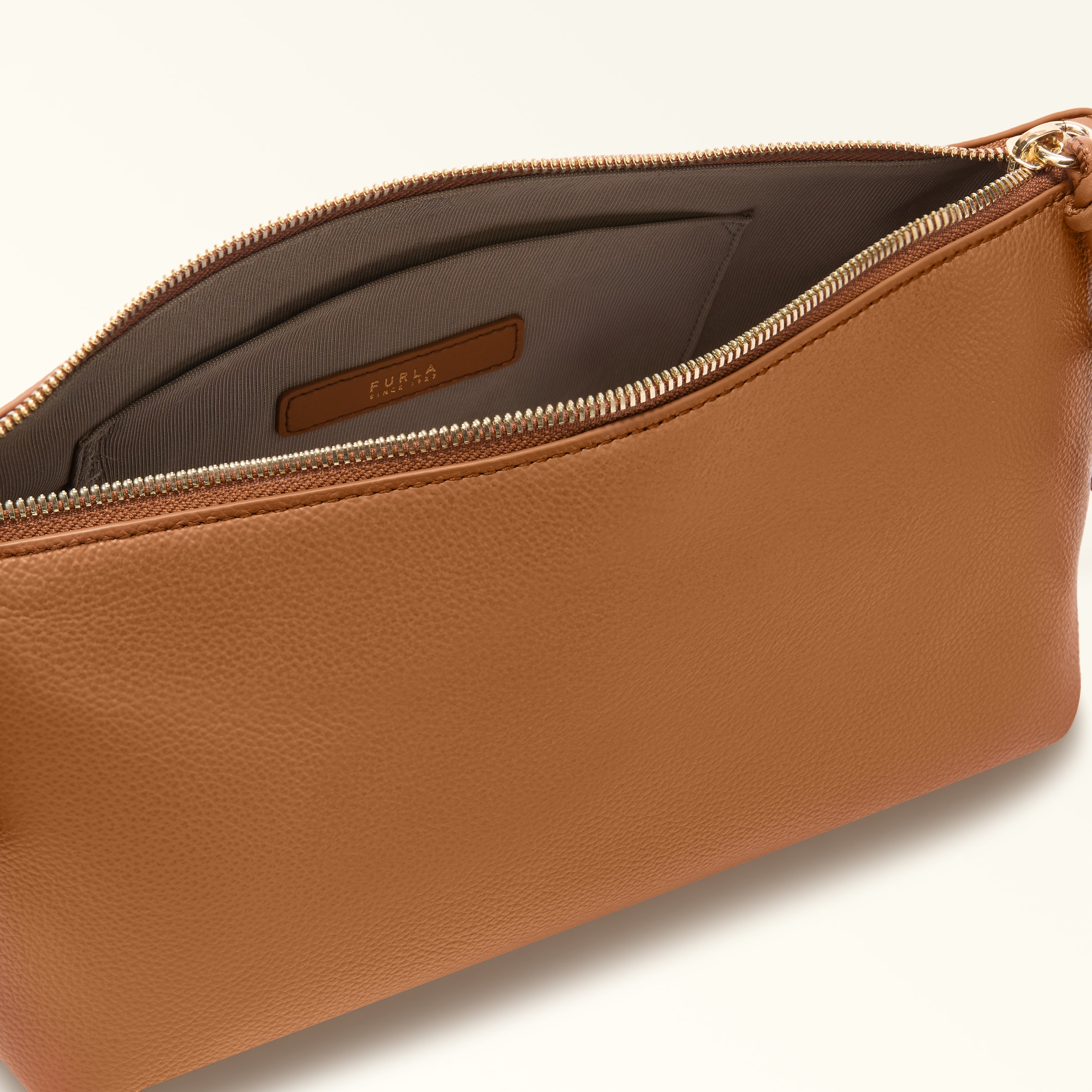 63%OFF★新品FURLA ブラウンベージュ ケース Shoulder Bag BRANDY Furla Debby | Furla US
