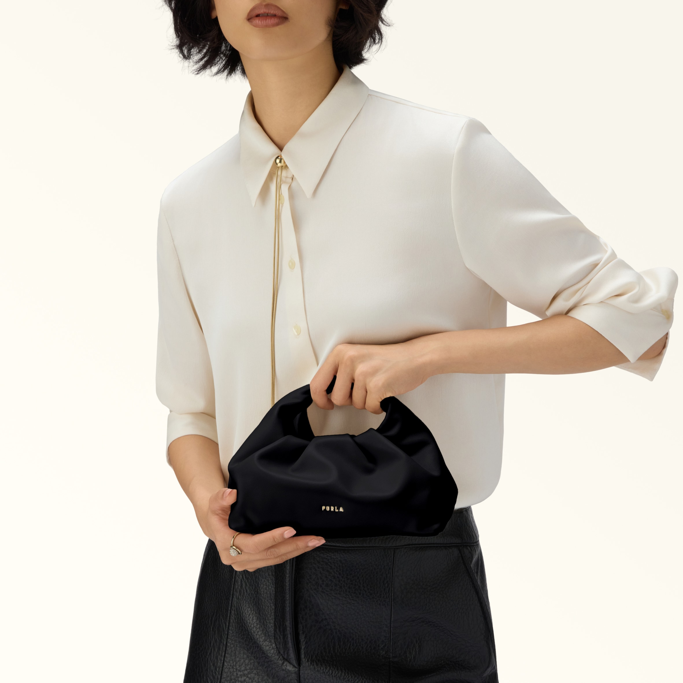 ✨極美品✨☘️FURLA☘️✨ショルダーバッグ✨2way✨パイパー✨Mサイズ✨ Shoulder Bag NERO Furla Delia | Furla US