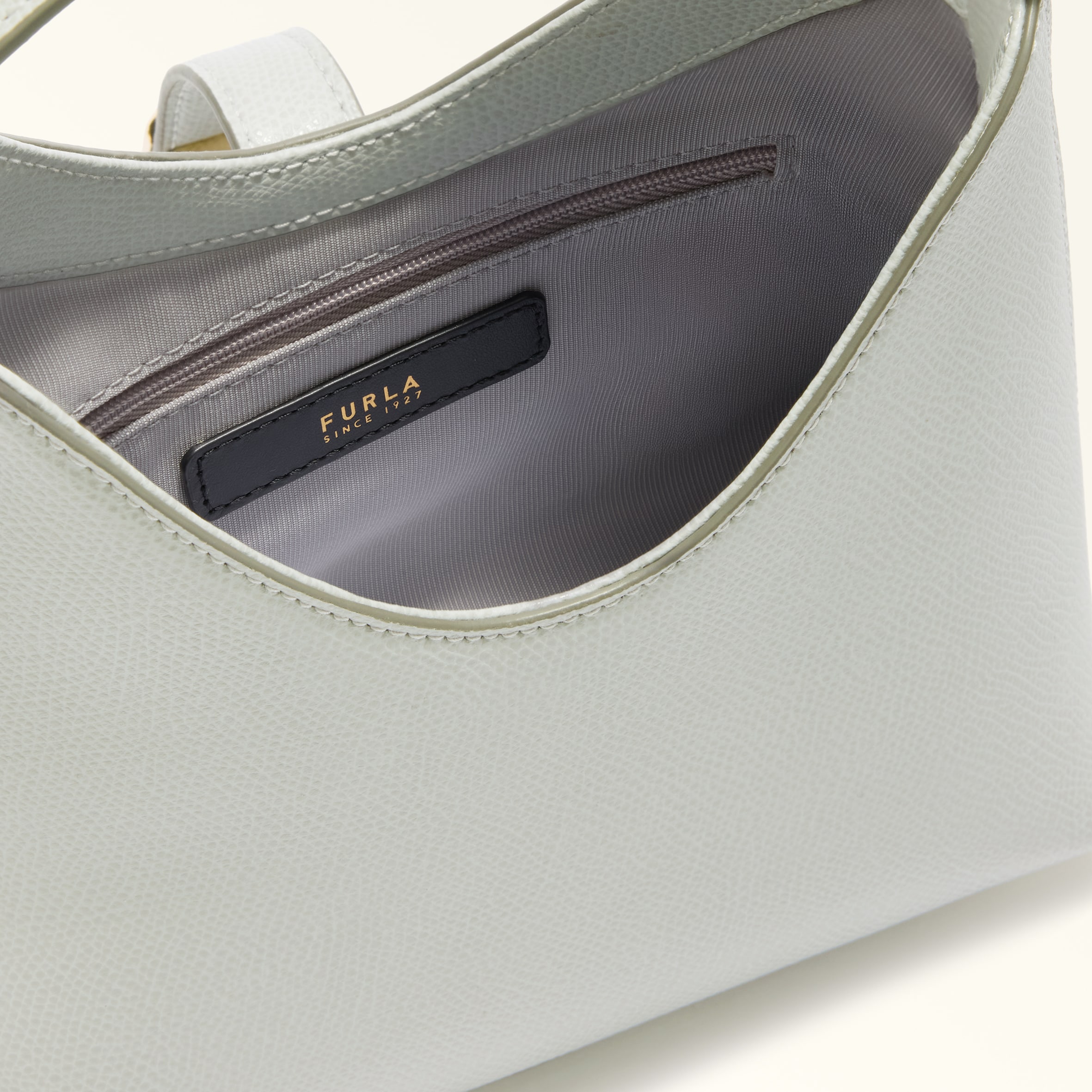 新品 フルラ FURLA ショルダーバッグ イリデ ミニバッグ ネロ ミニバッグ NERO Furla Iride | Furla JP