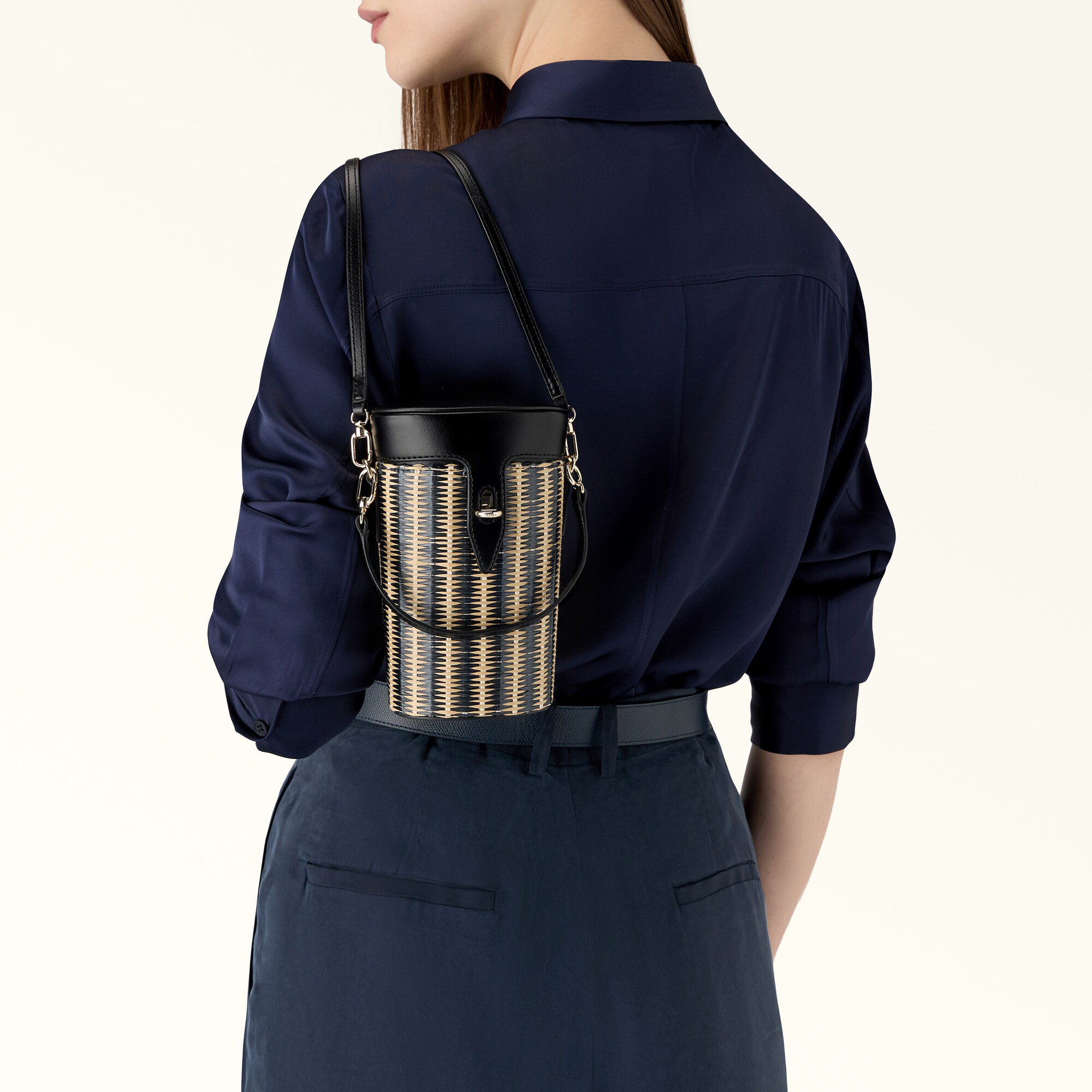 WE00607 BX2776 1007 TON00 F2