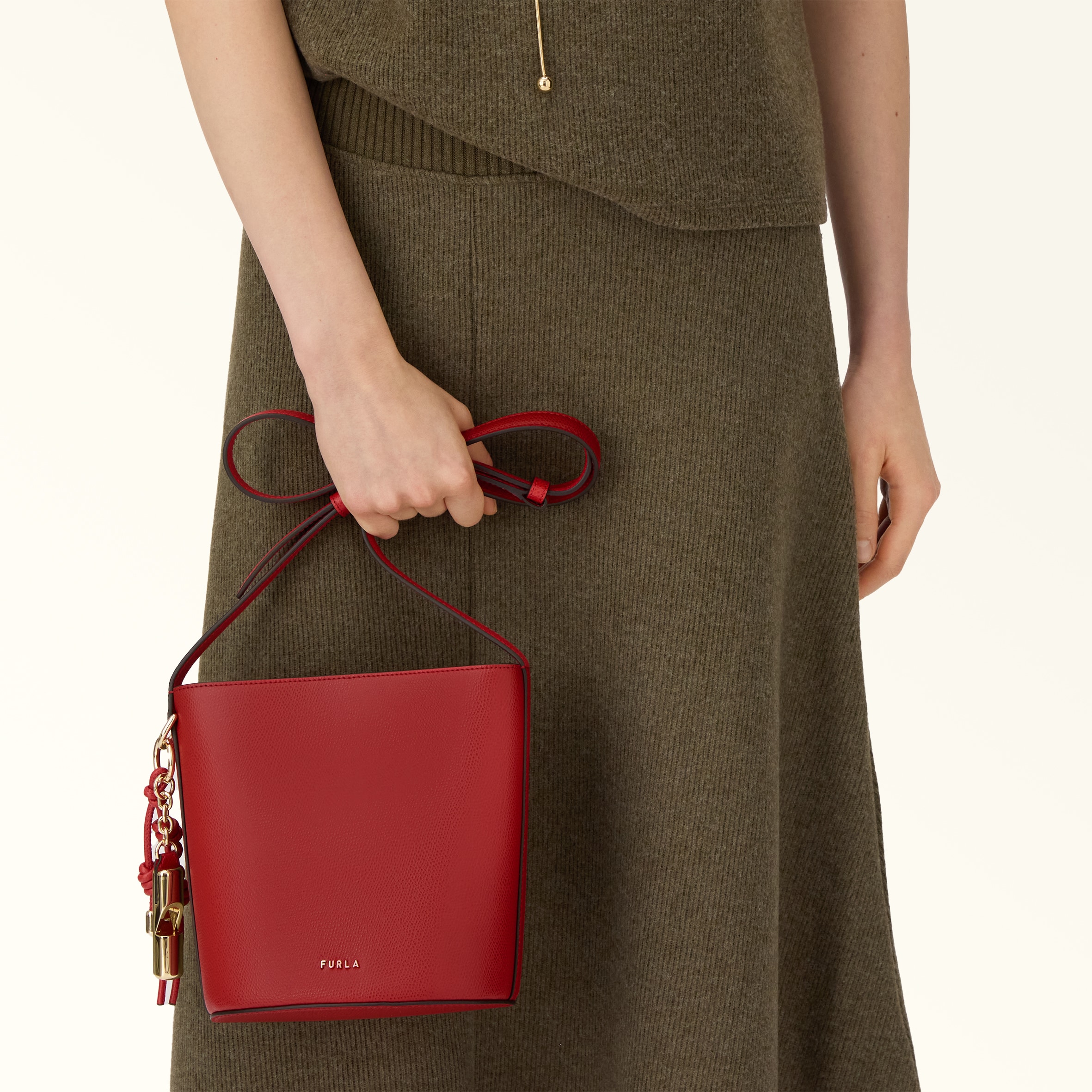 Bucket Bag M1 RED Furla Roxie | Furla US