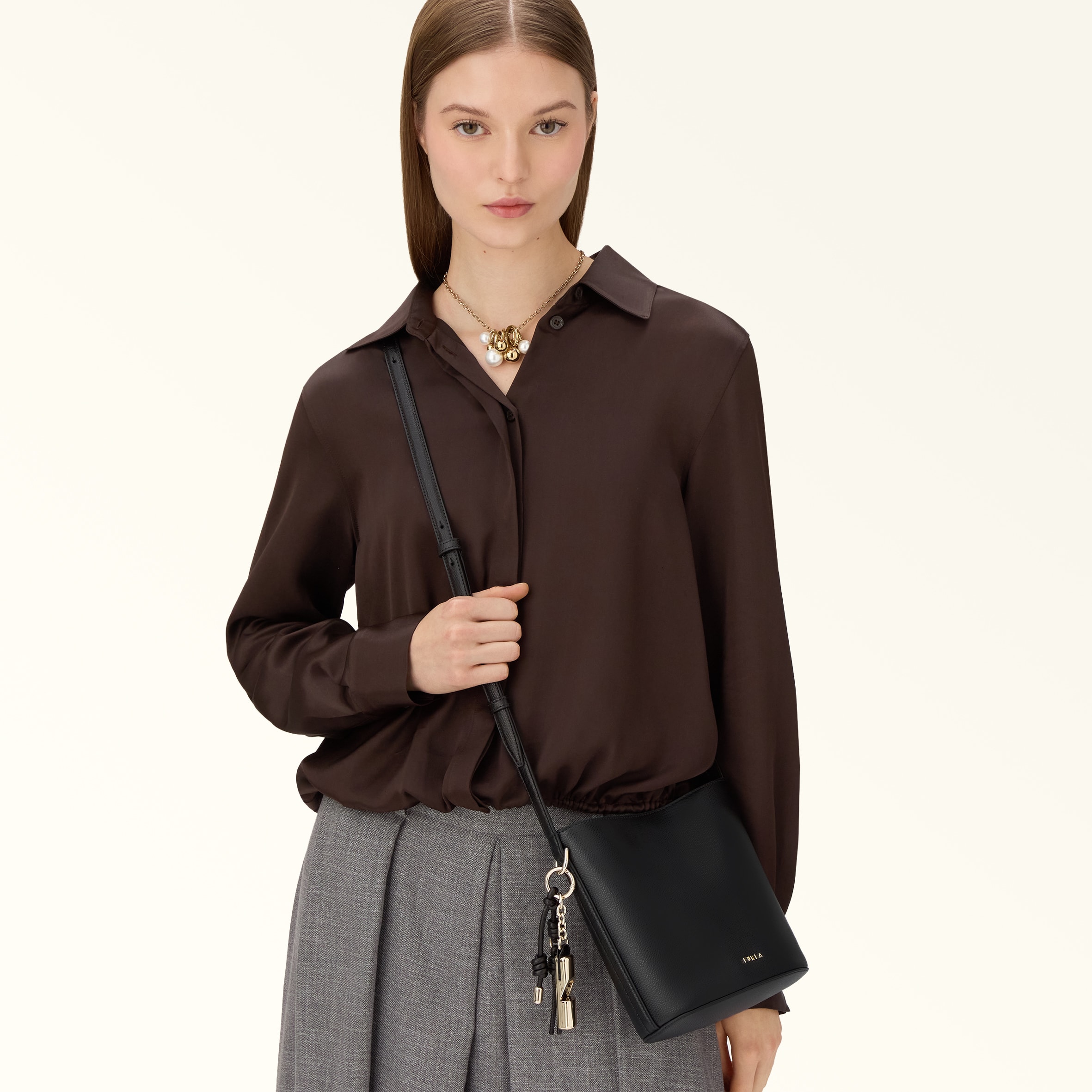 新品 フルラ FURLA ショルダーバッグ ロキシー バケットバッグ ネロ 新品 フルラ FURLA ショルダーバッグ ロキシー バケットバッグ ネロ