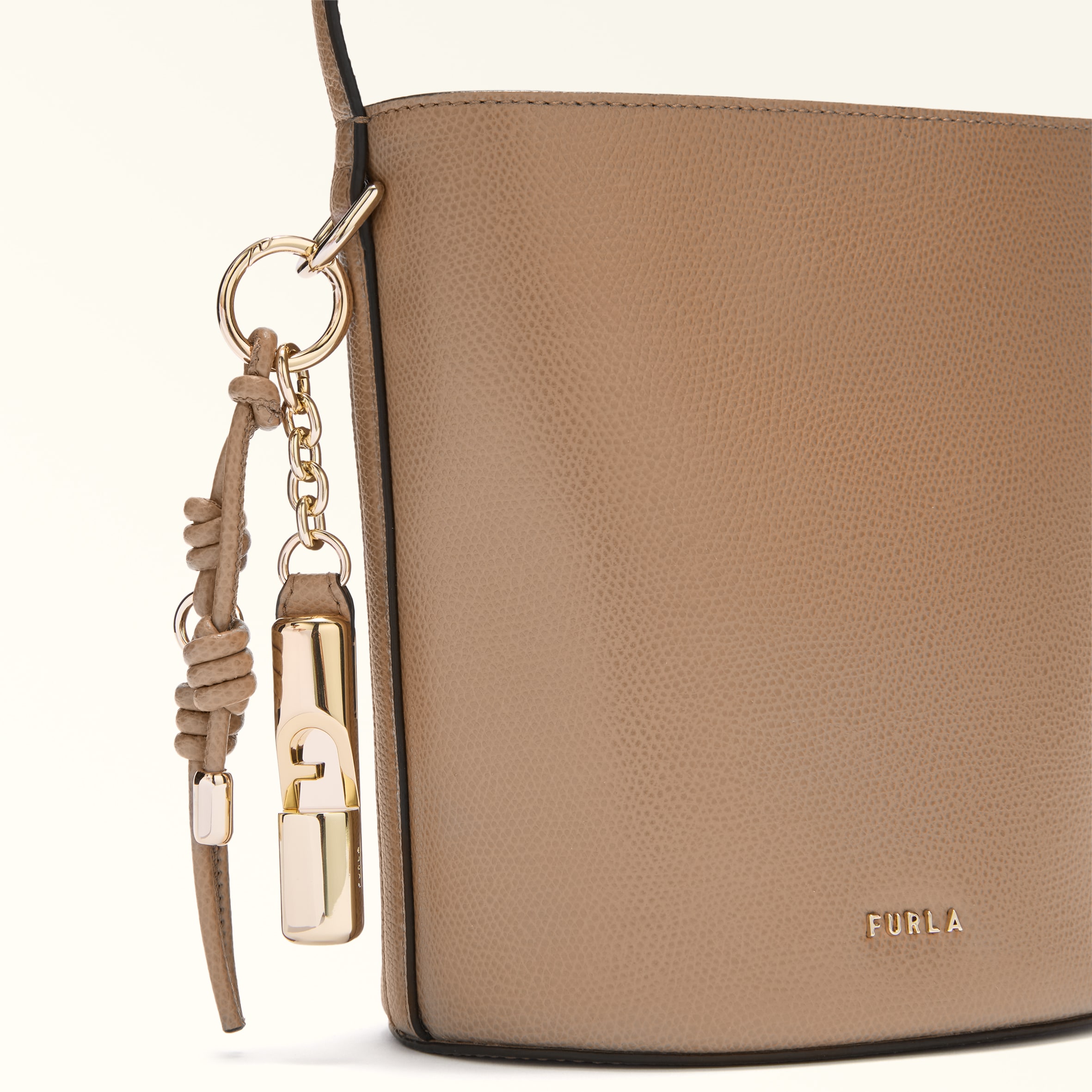 FURLA ROXIE BUCKET BAG M