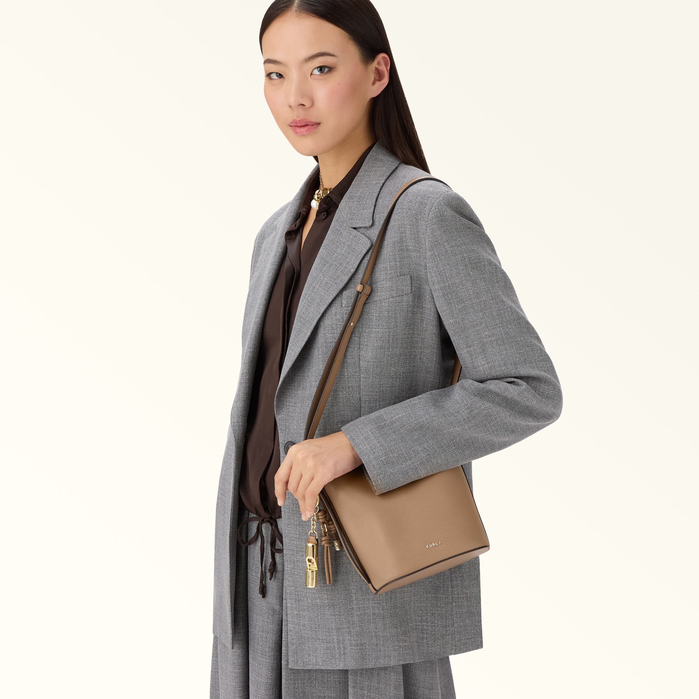 FURLA♡ Bucket Bag TOFFEE Furla Roxie | Furla HU