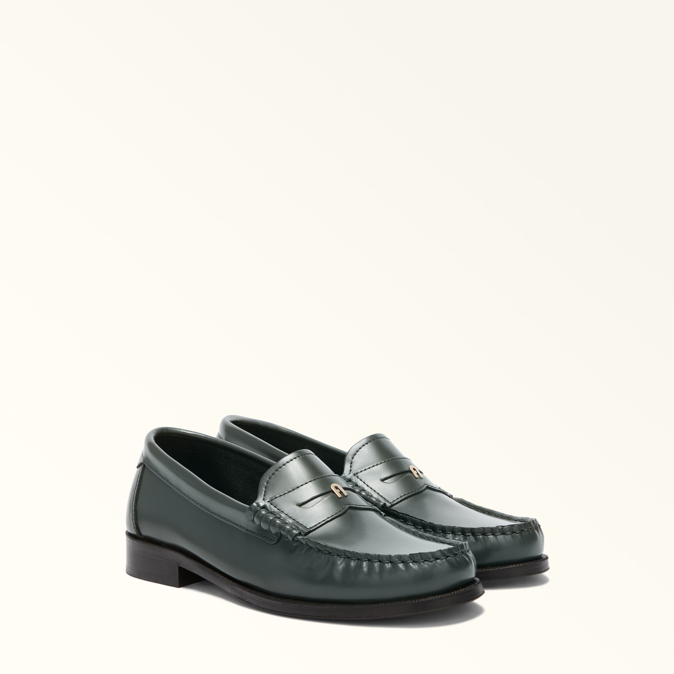 Women's shoes: flat shoes and sneakers, boots and sandals| Furla
