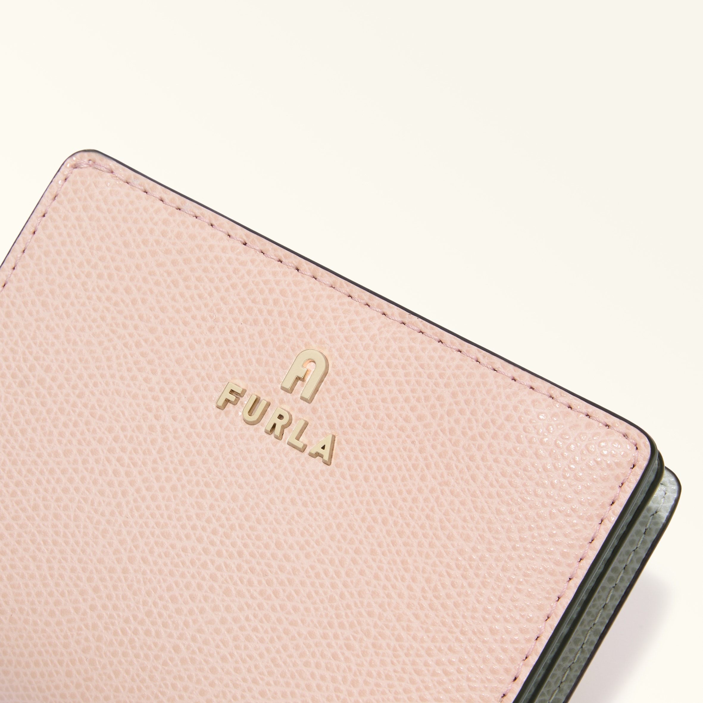 【専用】FURLA CAMELIA コンパクト財布S ピンク 【新品・現行品】 FURLA（フルラ） Furla Camelia コンパクト財布 S ピンク