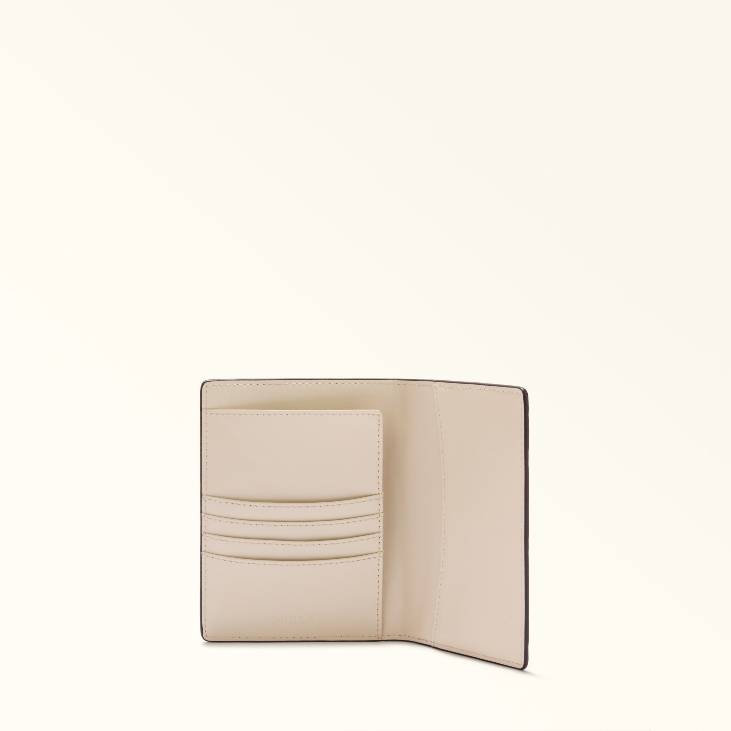 FURLA CAMELIA PASSPORT HOLDER S
